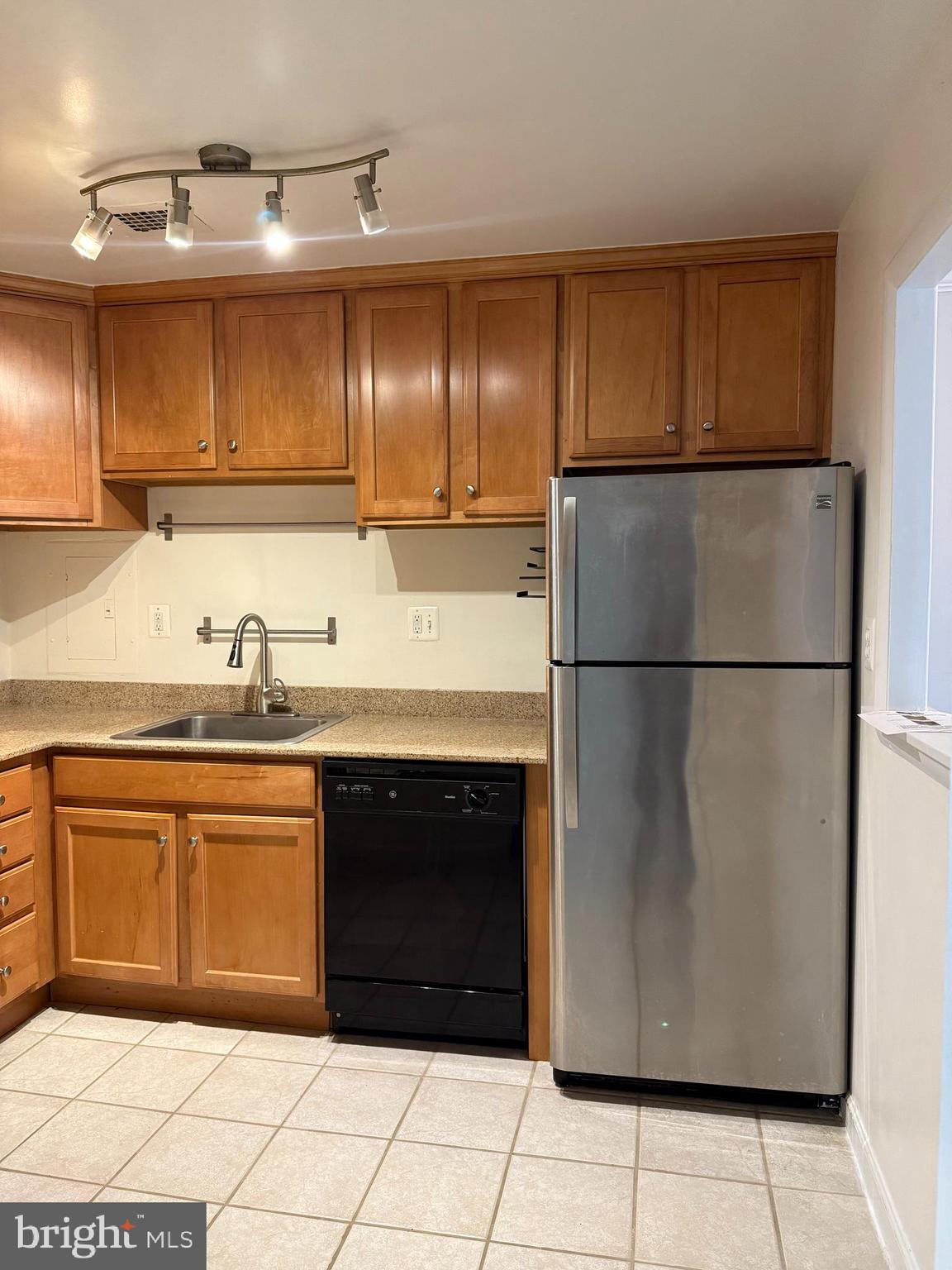 MAIN STREET GREEN - Residential Lease