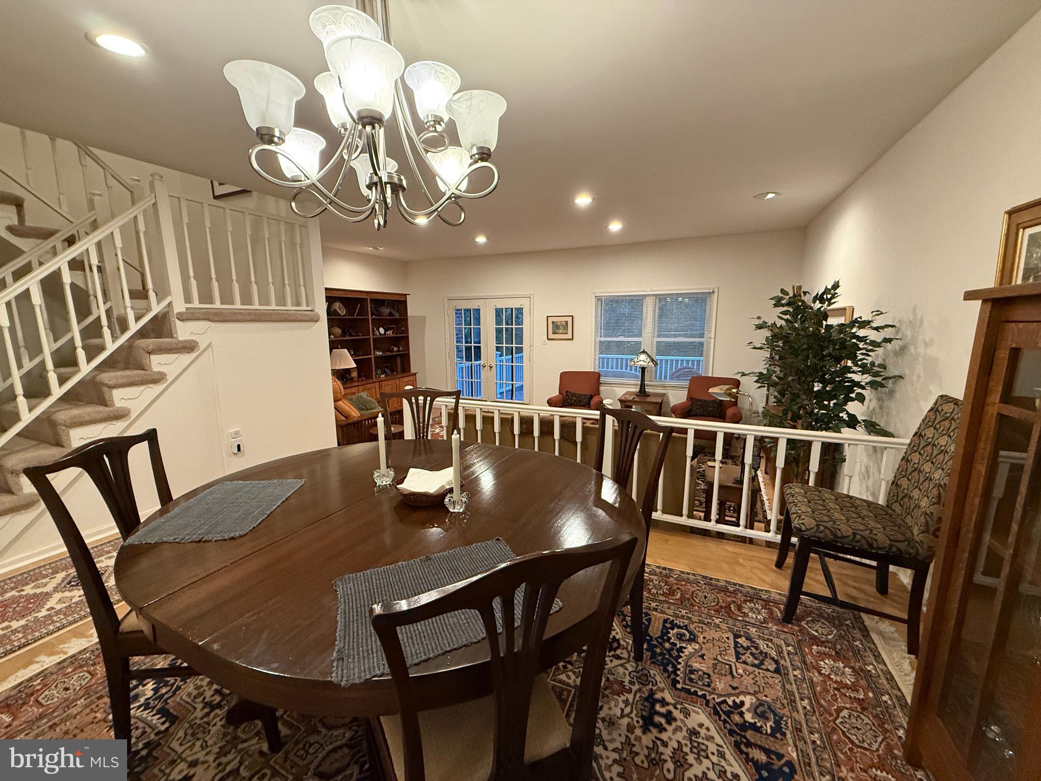 INVERNESS KNOLLS - Residential Lease