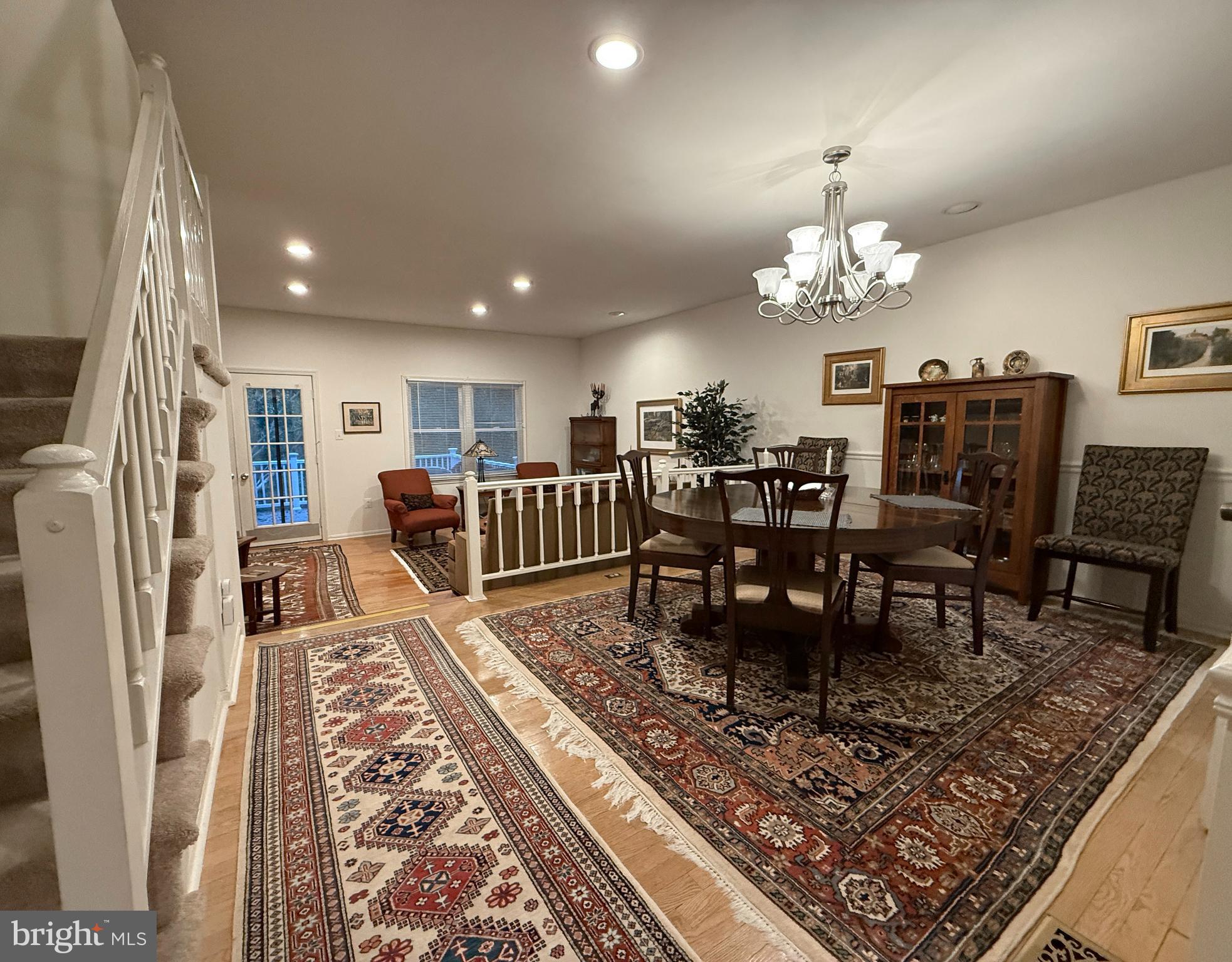 INVERNESS KNOLLS - Residential Lease