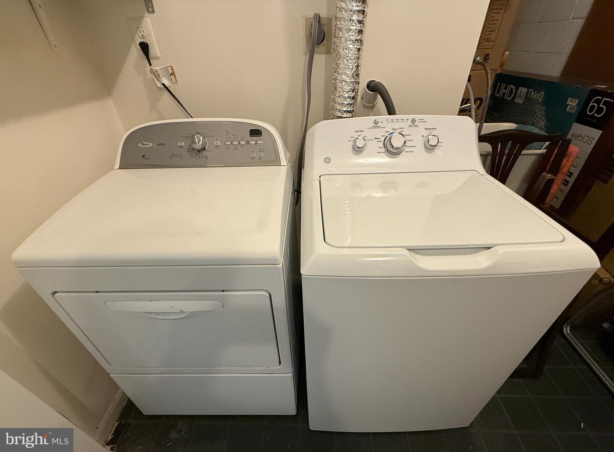 INVERNESS KNOLLS - Residential Lease