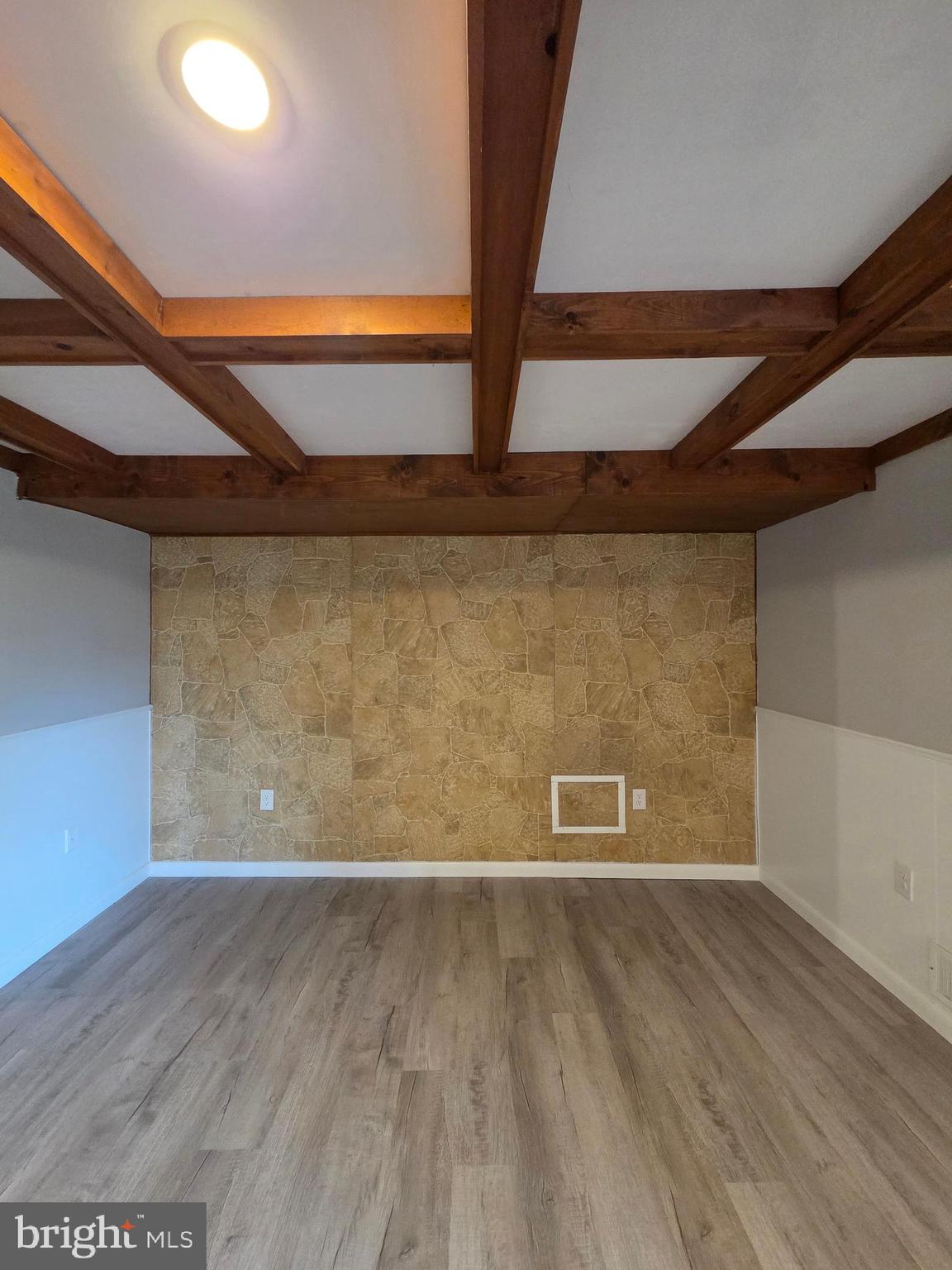 LAUREL SPRINGS - Residential