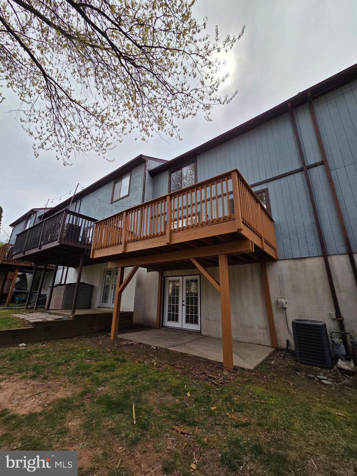 LAUREL SPRINGS - Residential