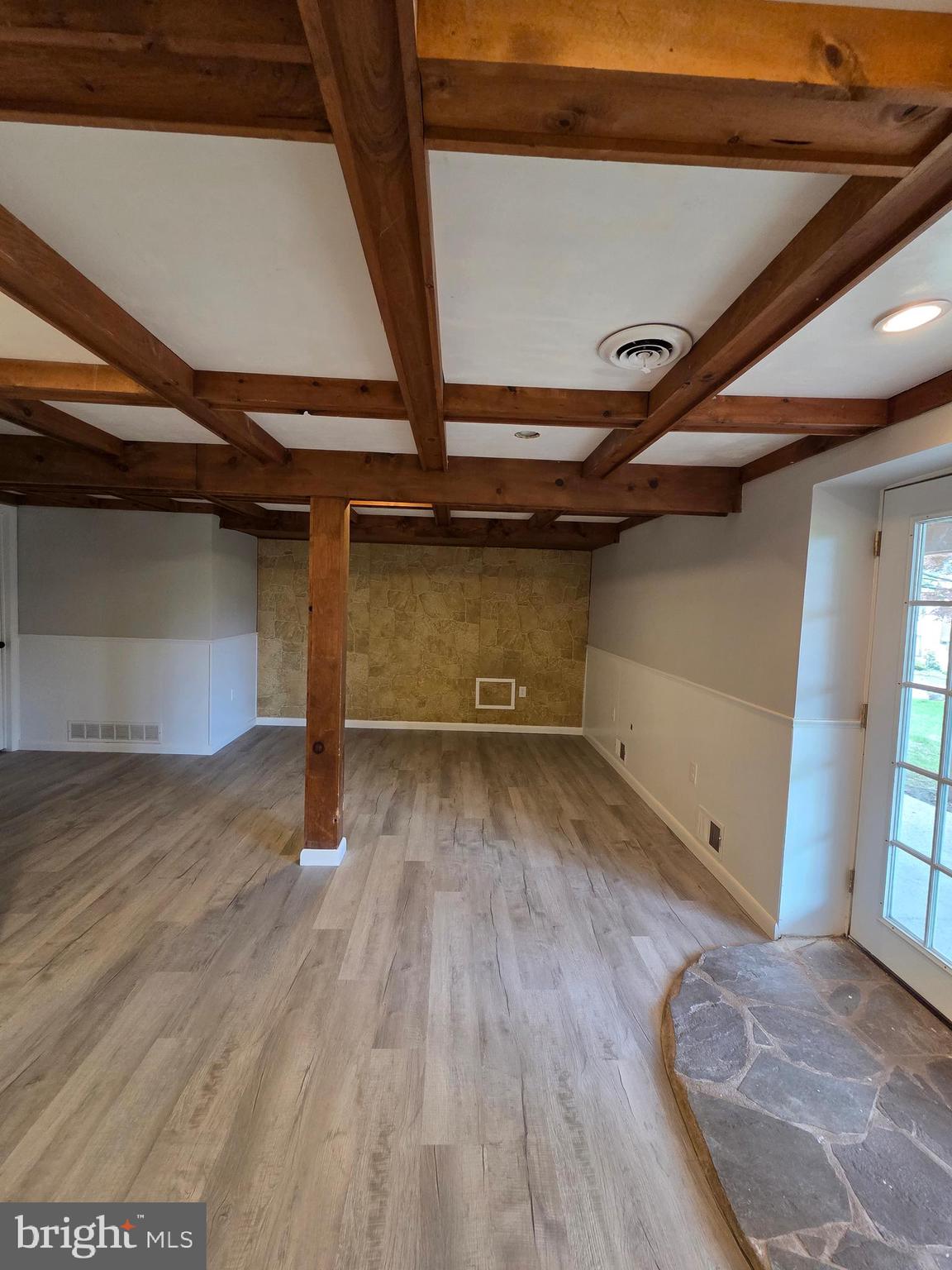 LAUREL SPRINGS - Residential