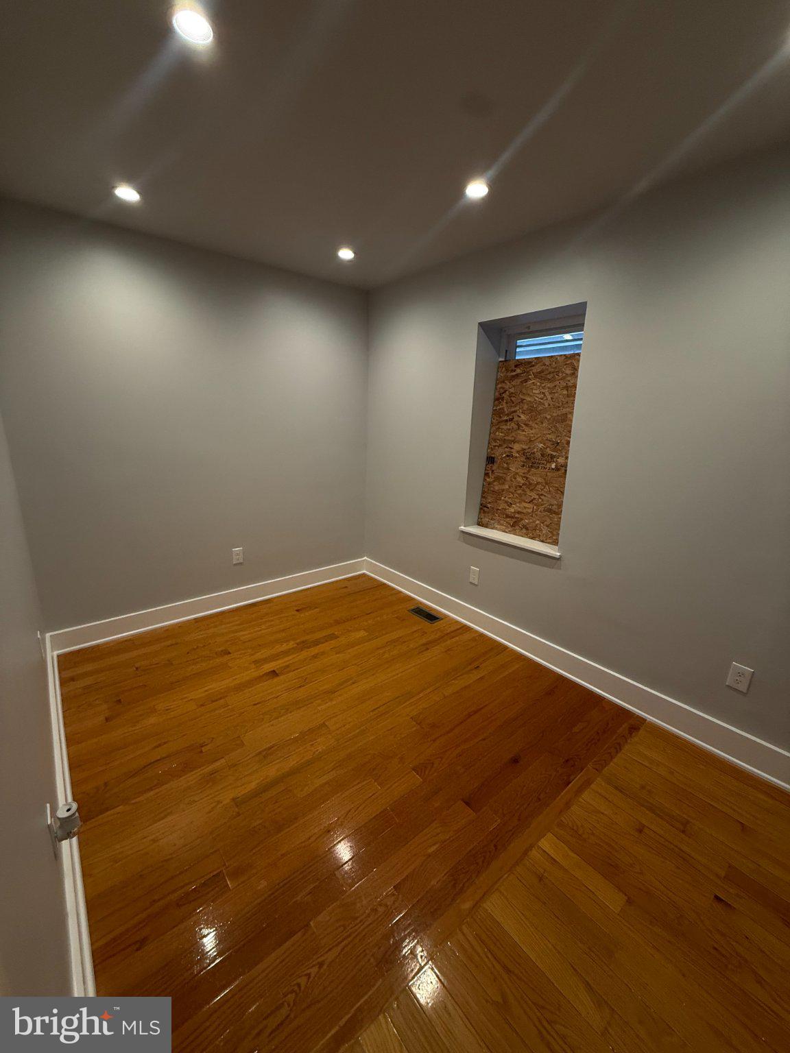 713 N 16TH STREET 1