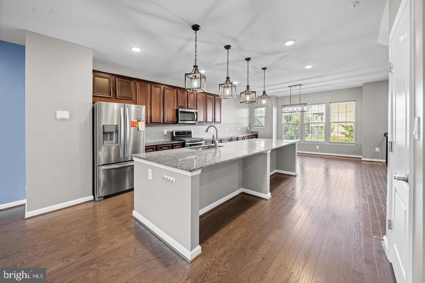 8279 MEADOWOOD DRIVE