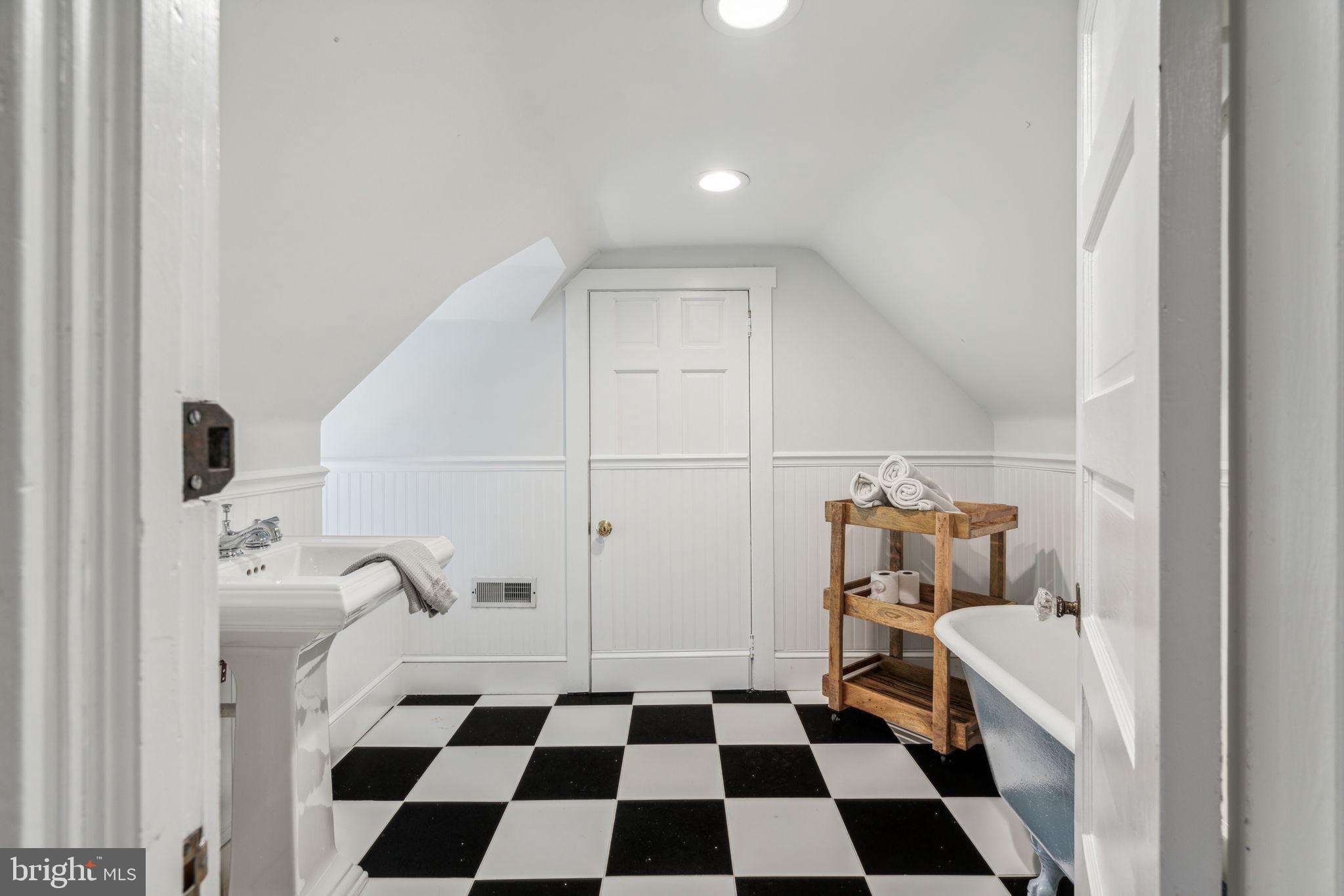 DEEPDALE - Residential