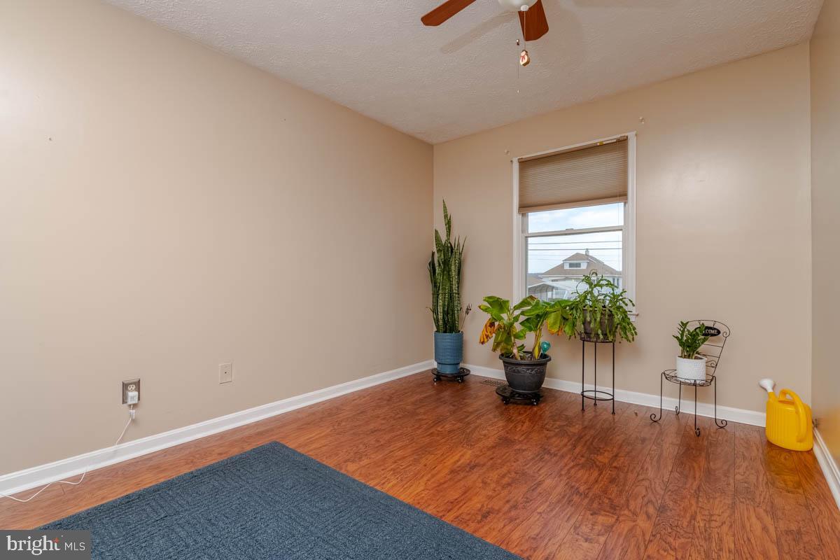 OLIVER BEACH - Residential