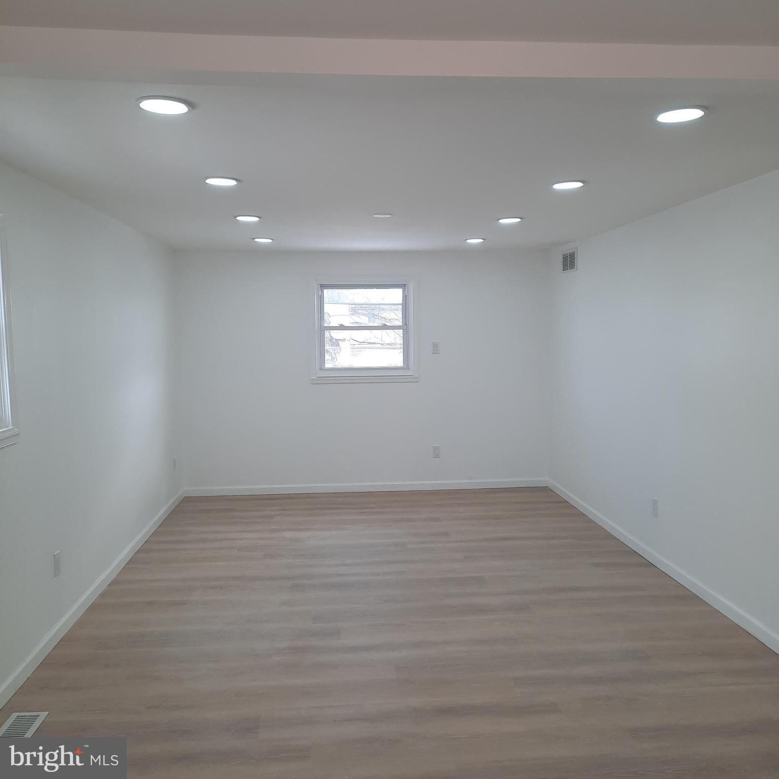 PHILADELPHIA (NORTHEAST) - Residential