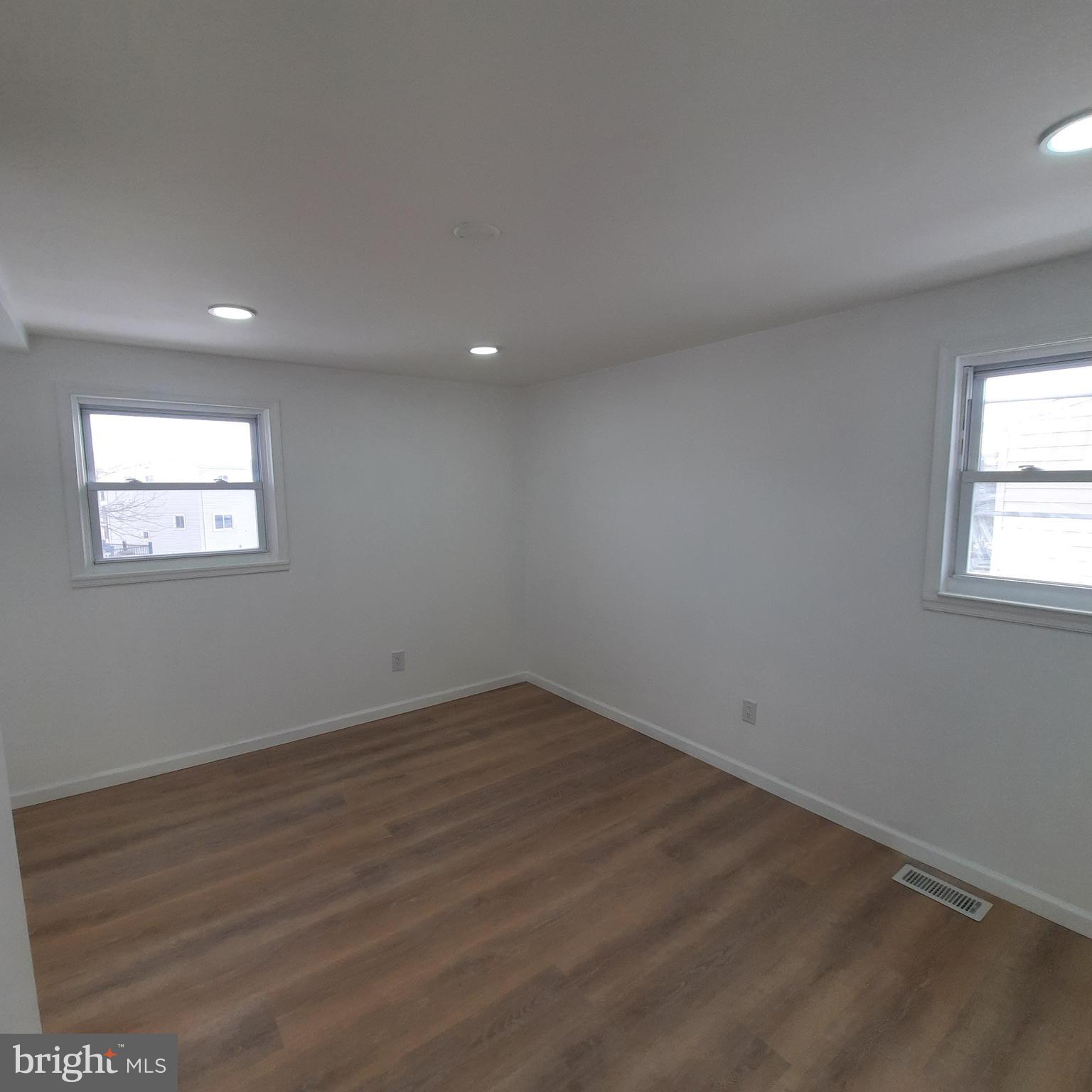 PHILADELPHIA (NORTHEAST) - Residential