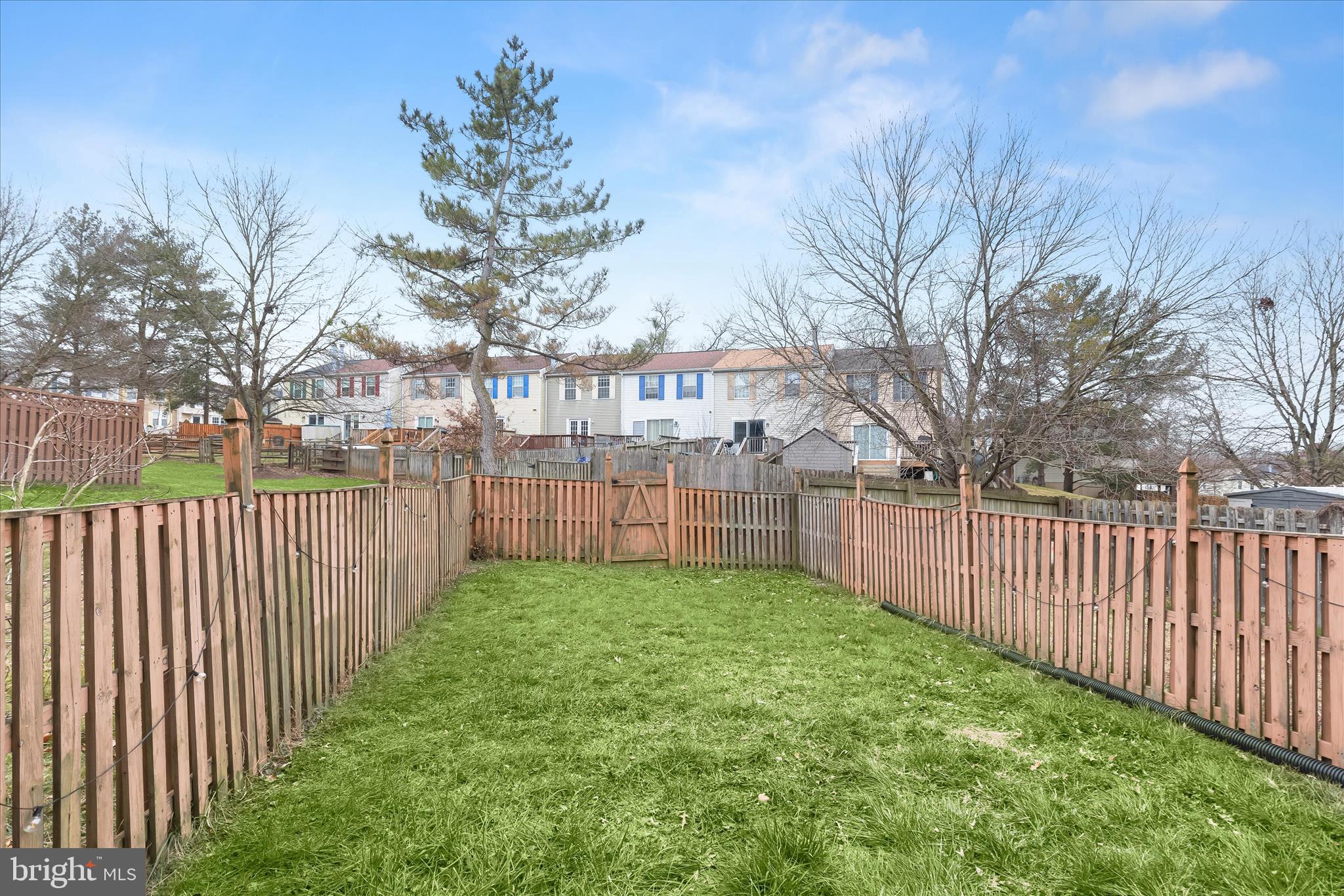 CONSTANT FRIENDSHIP - Residential