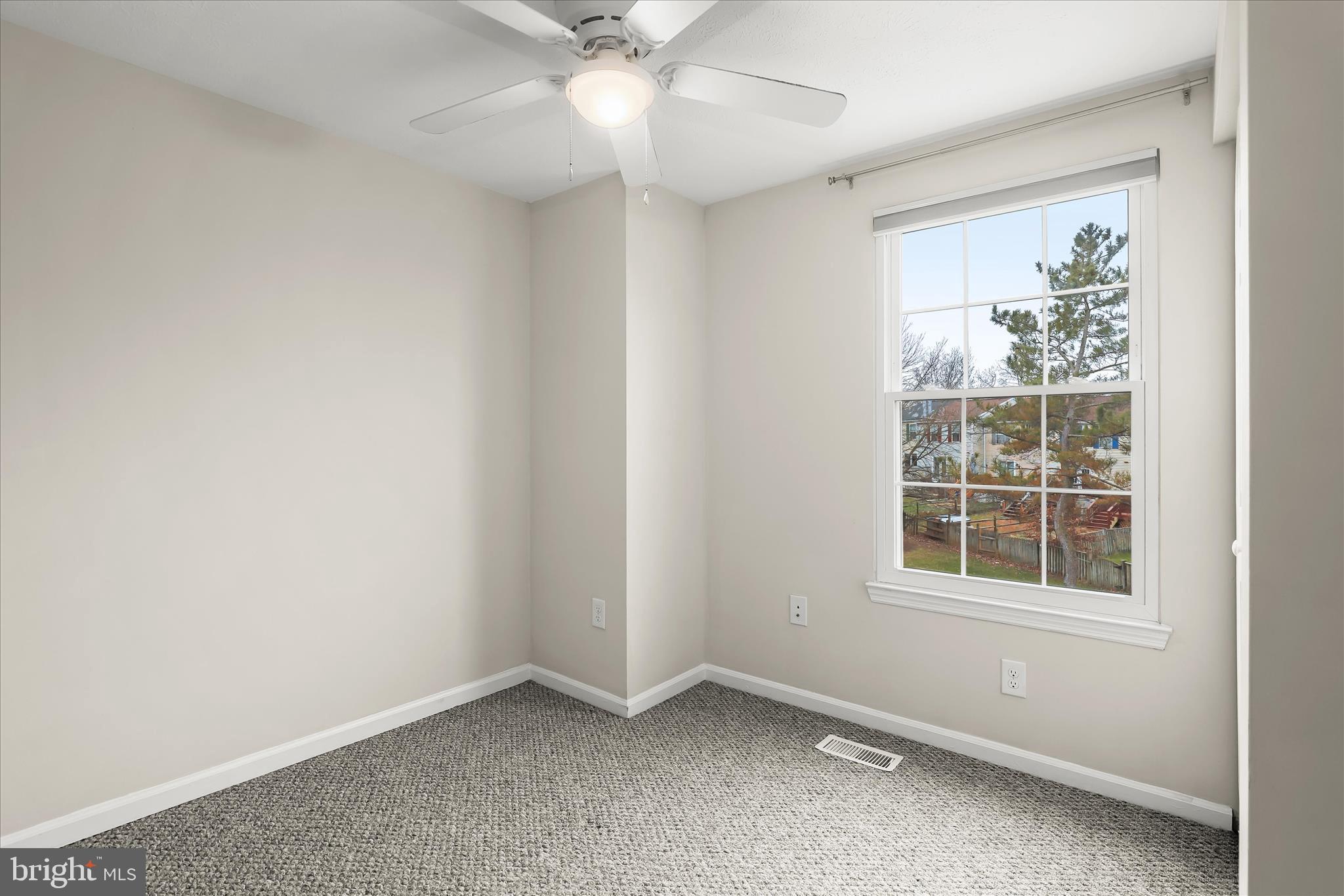 CONSTANT FRIENDSHIP - Residential