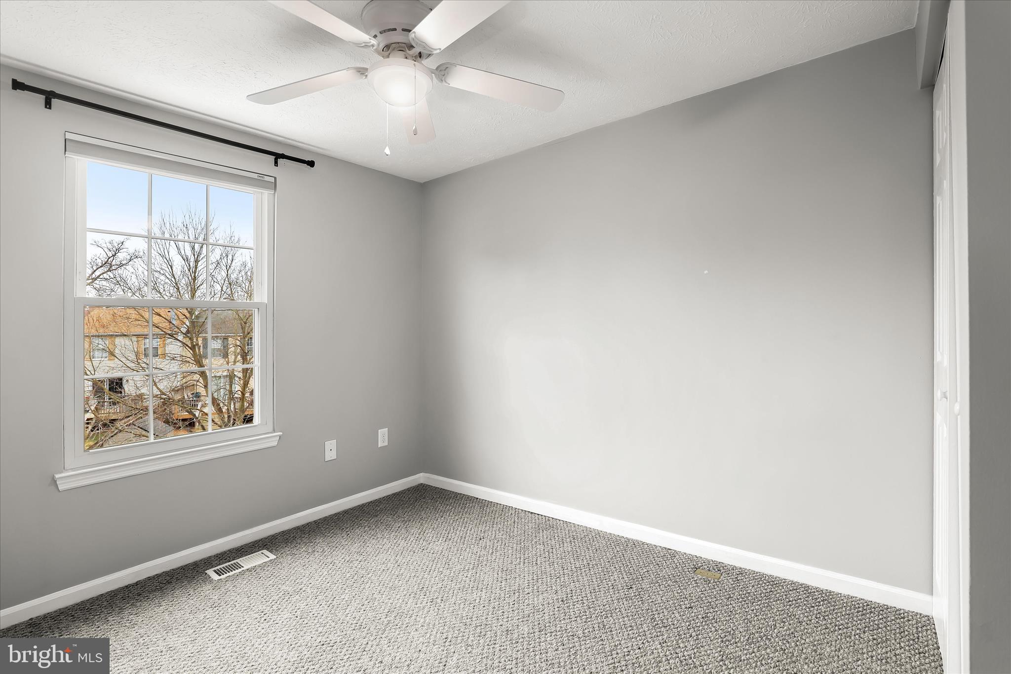 CONSTANT FRIENDSHIP - Residential