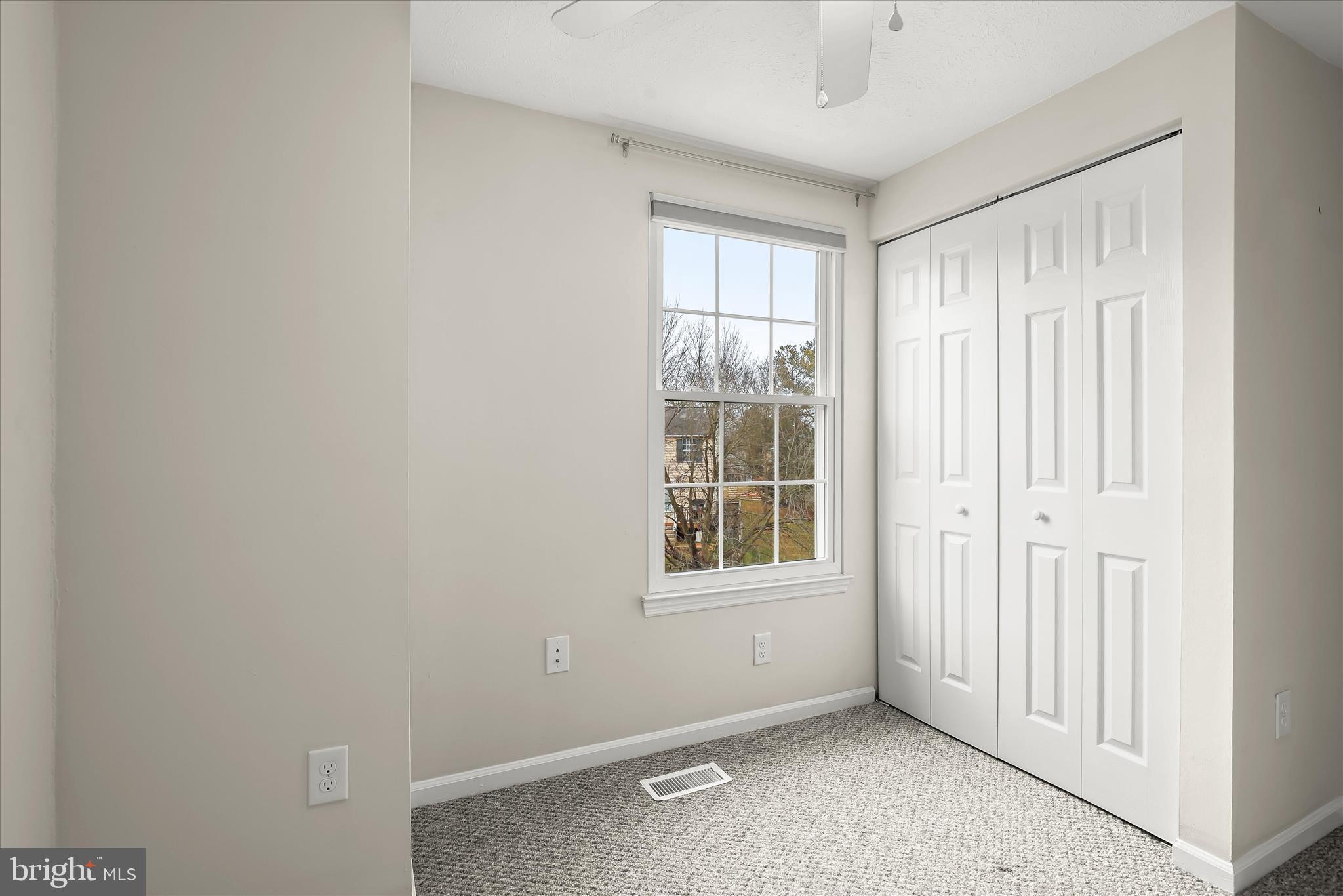 CONSTANT FRIENDSHIP - Residential