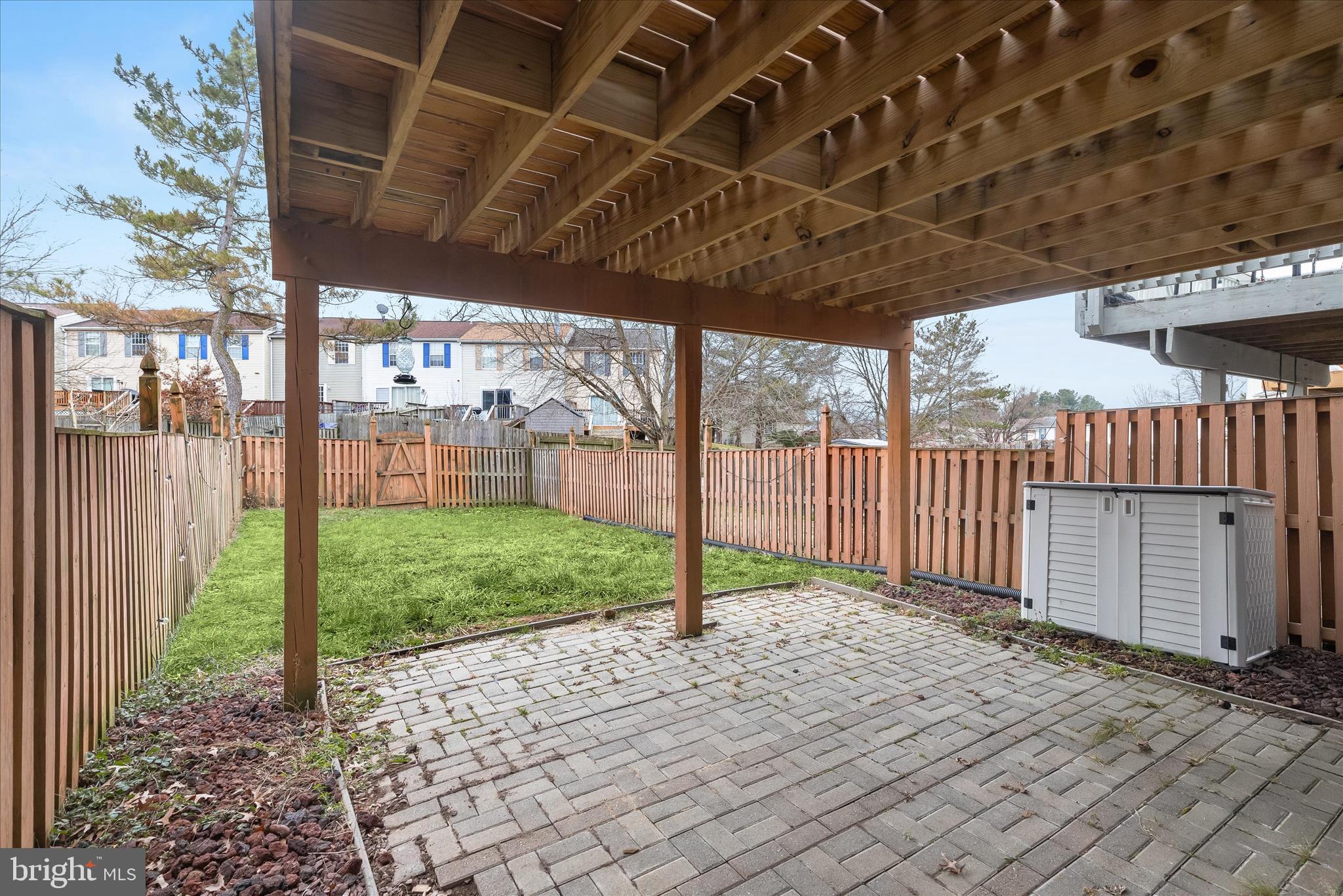 CONSTANT FRIENDSHIP - Residential