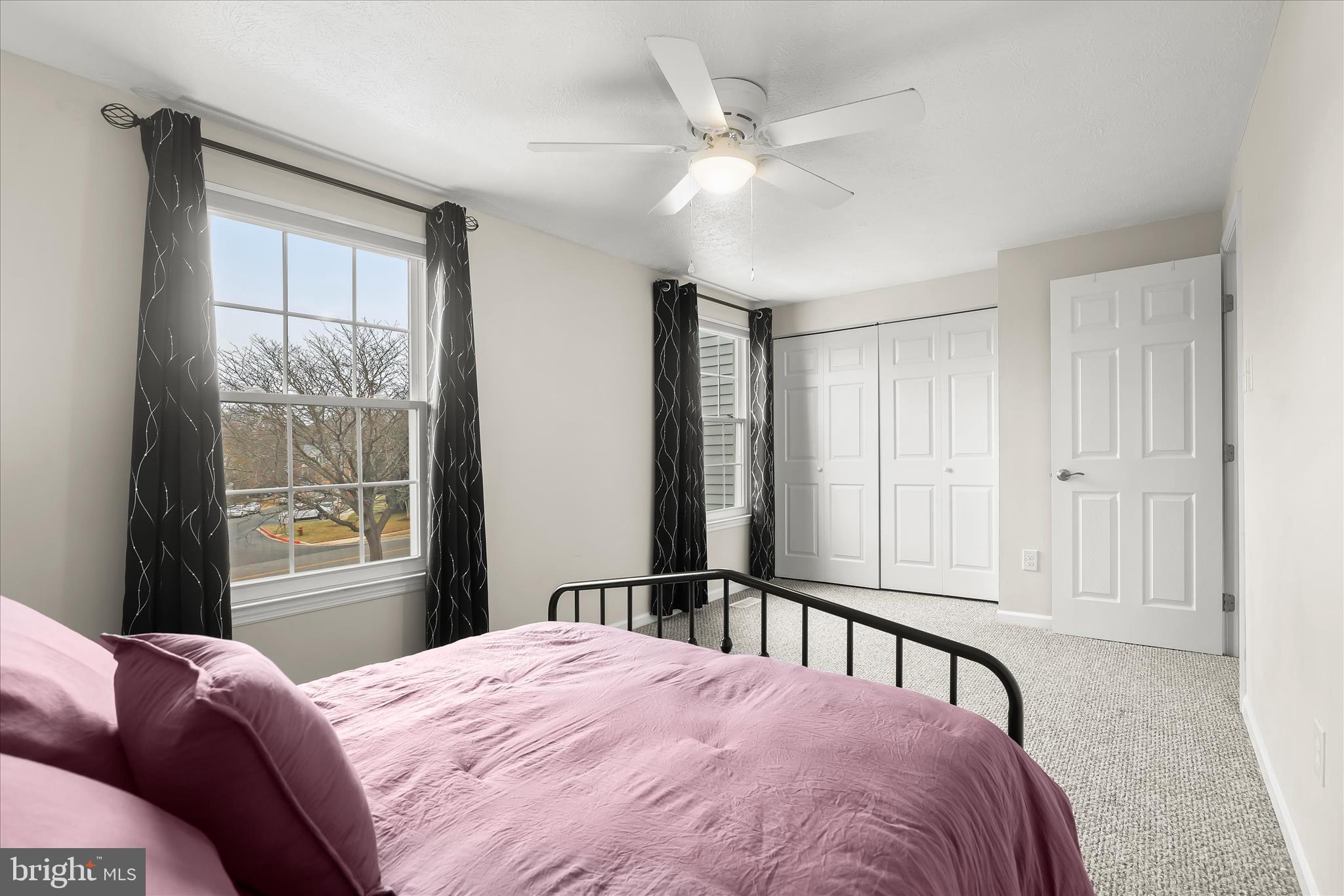 CONSTANT FRIENDSHIP - Residential