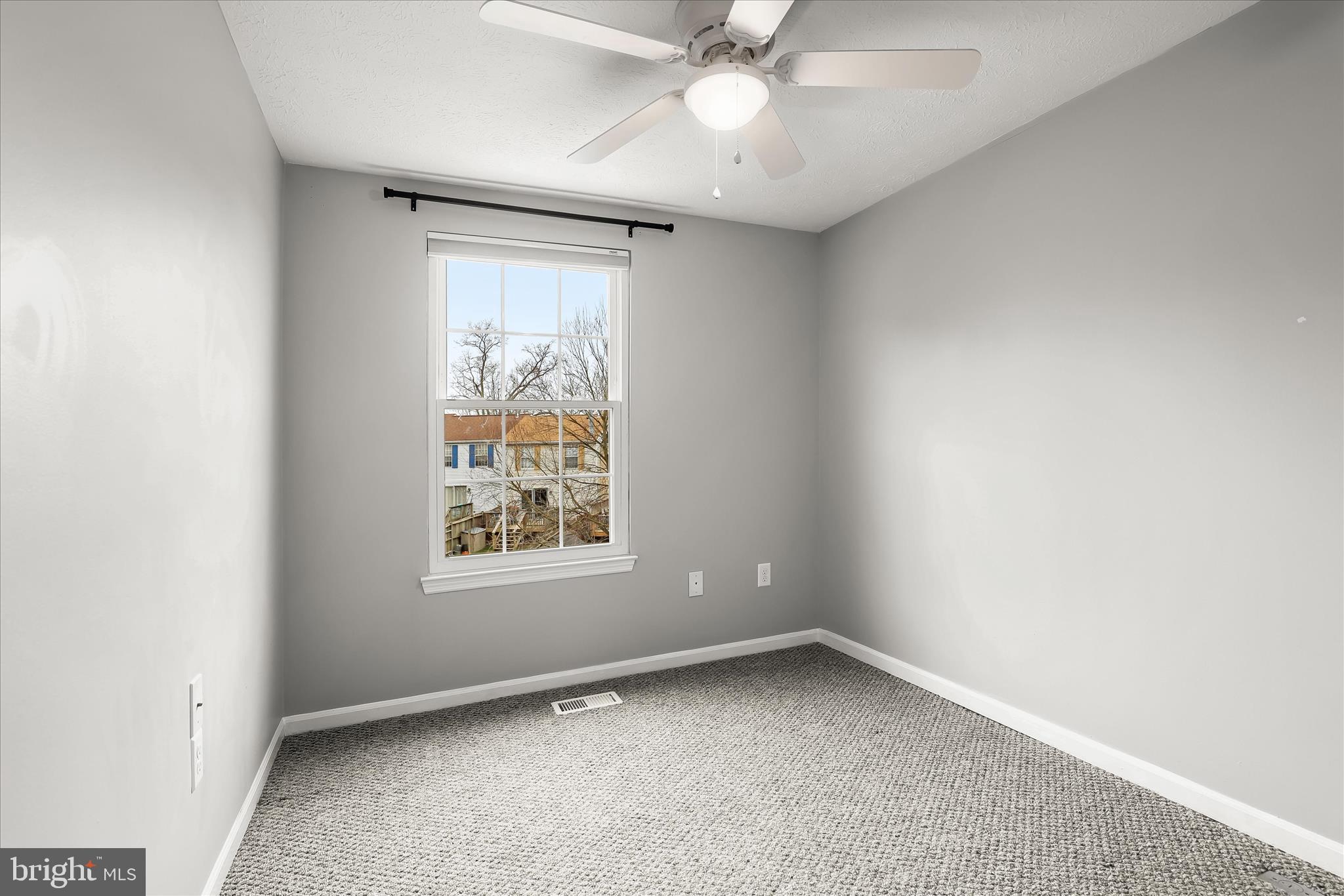 CONSTANT FRIENDSHIP - Residential