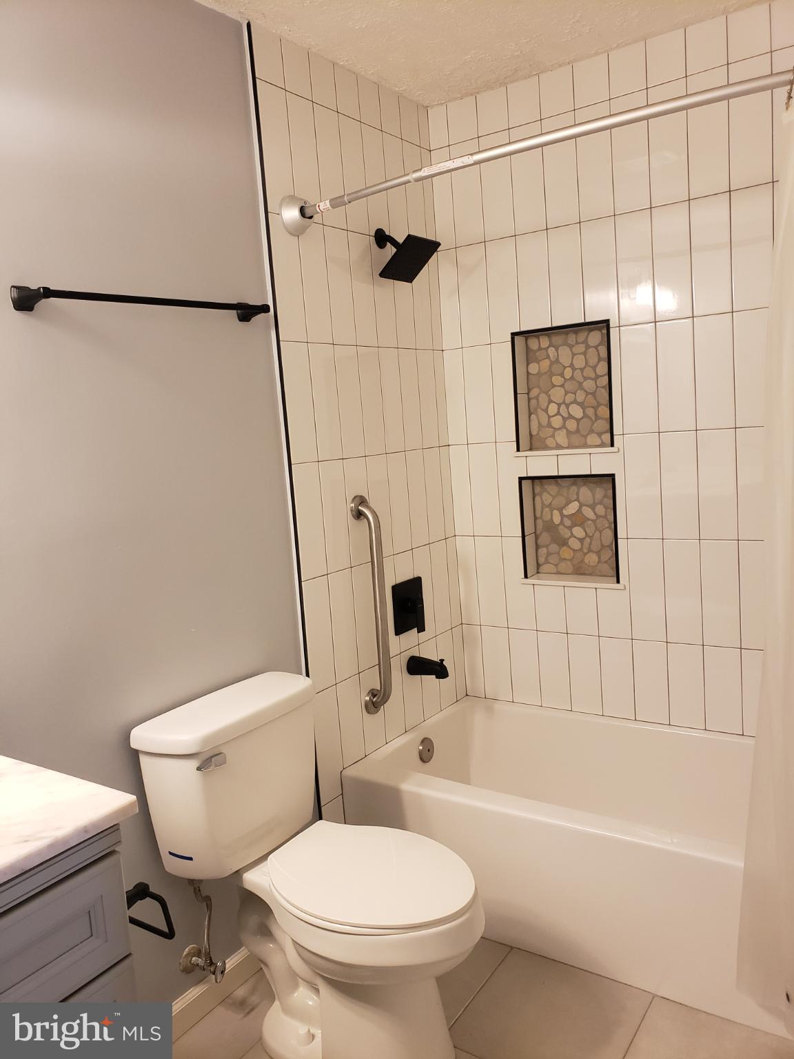 VININGS CONDO - Residential Lease