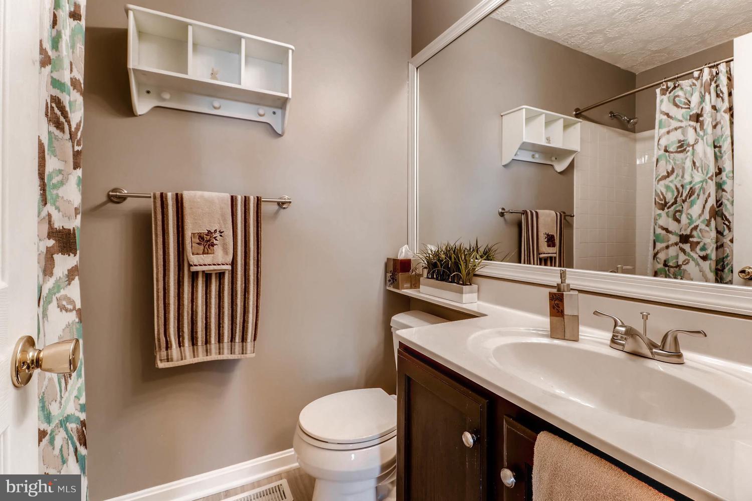 CONSTANT FRIENDSHIP - Residential