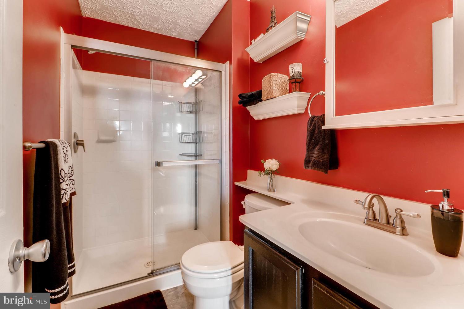 CONSTANT FRIENDSHIP - Residential