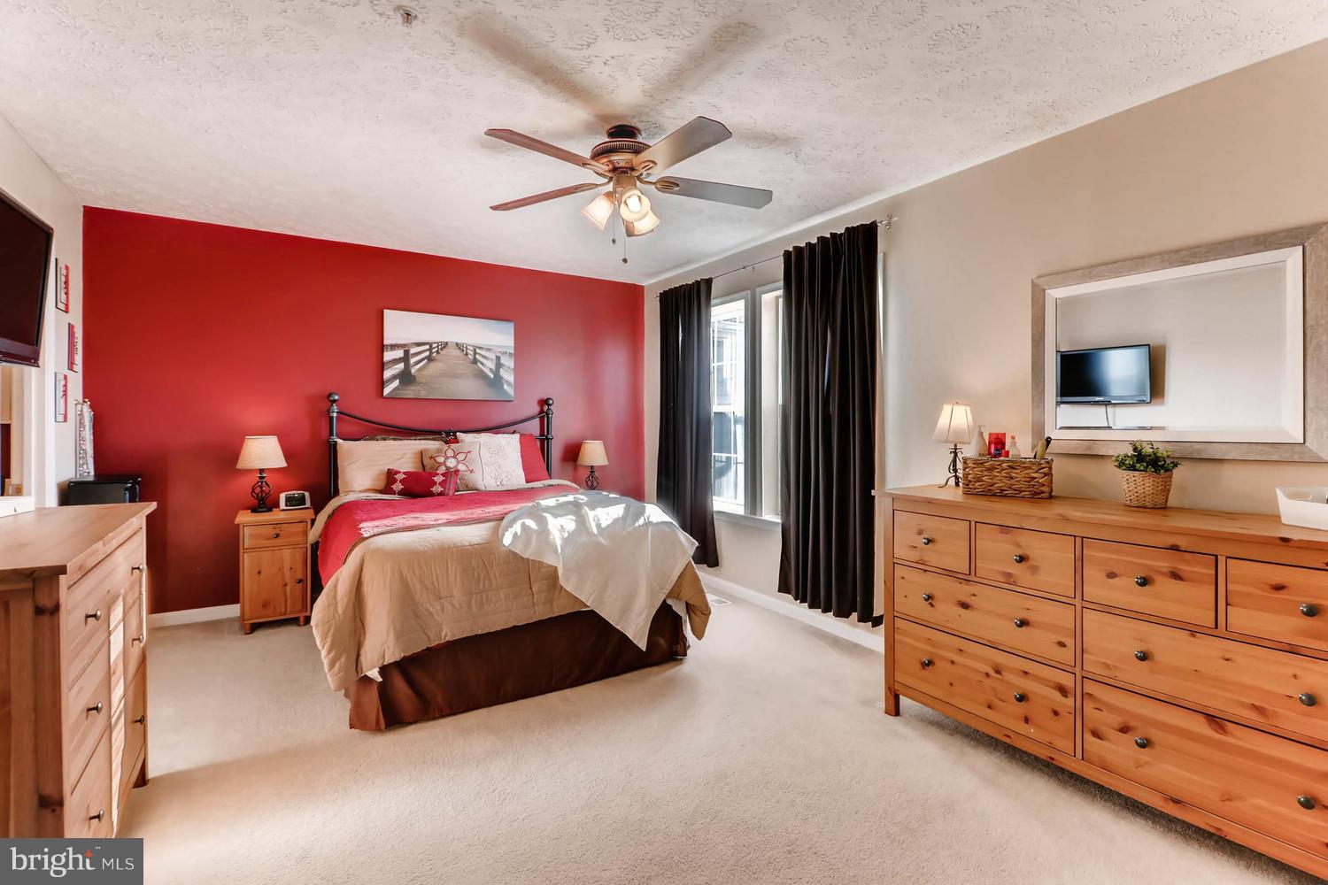 CONSTANT FRIENDSHIP - Residential