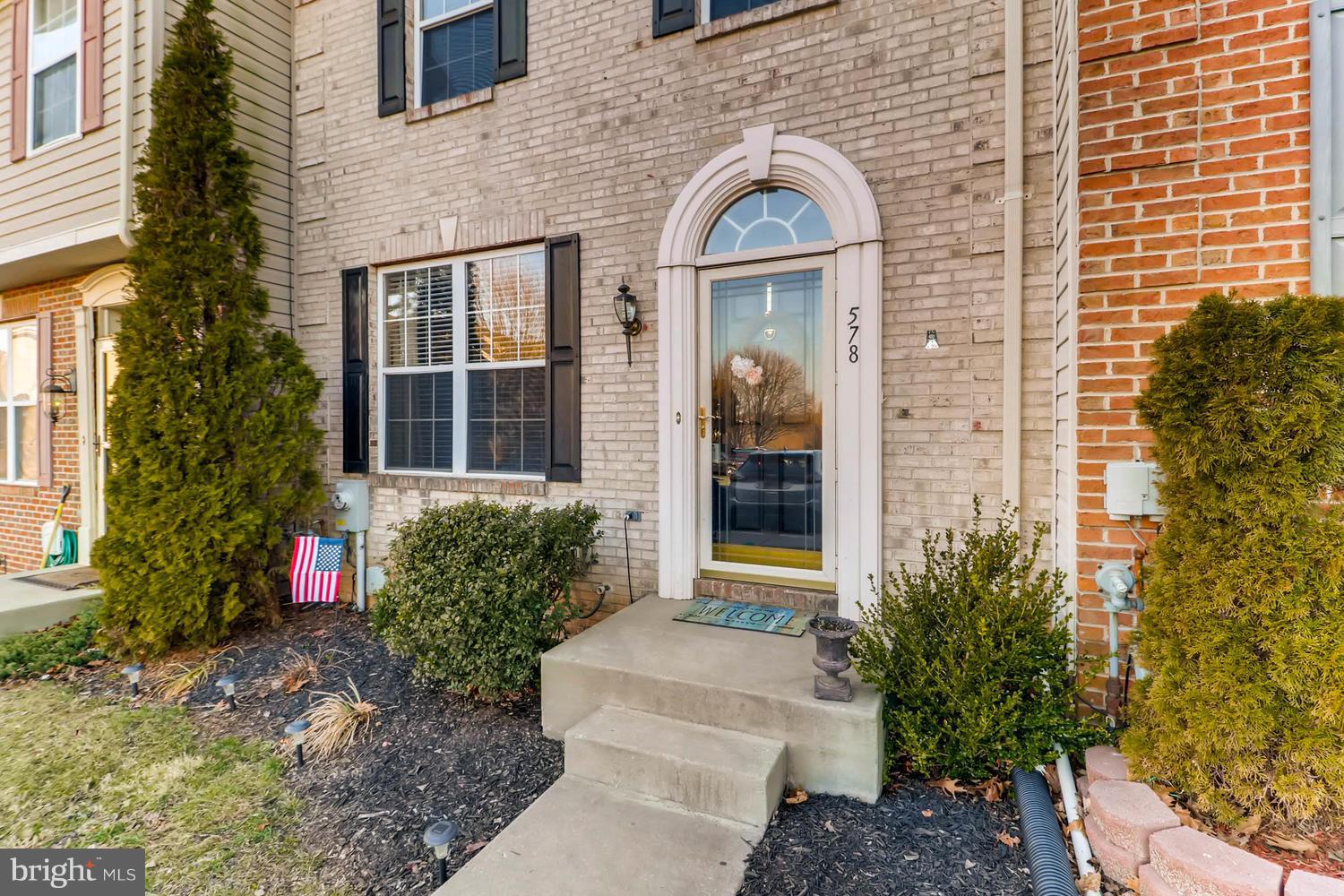 CONSTANT FRIENDSHIP - Residential