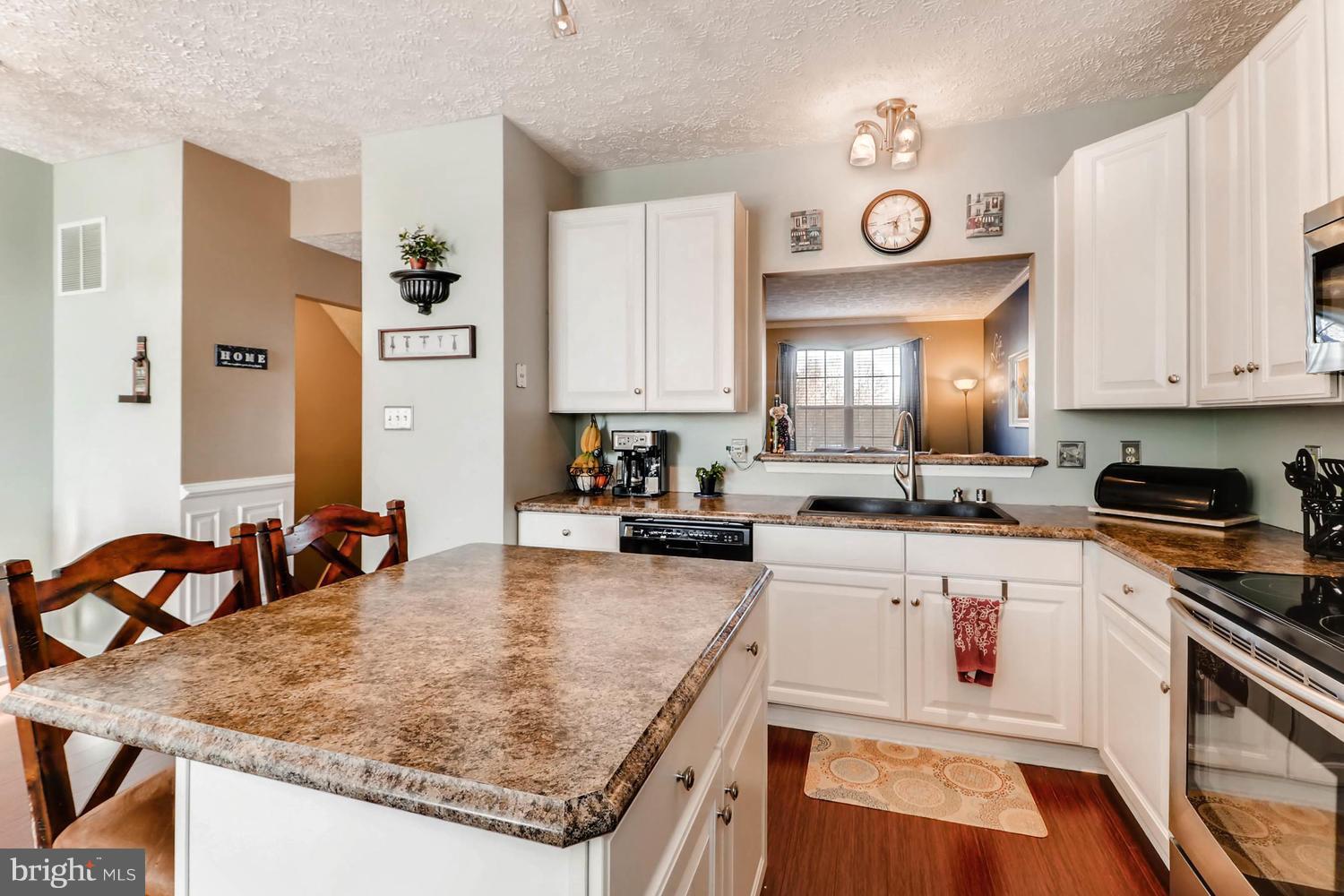 CONSTANT FRIENDSHIP - Residential