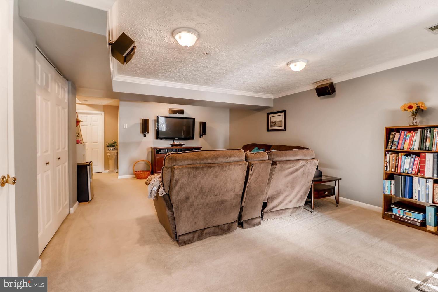 CONSTANT FRIENDSHIP - Residential