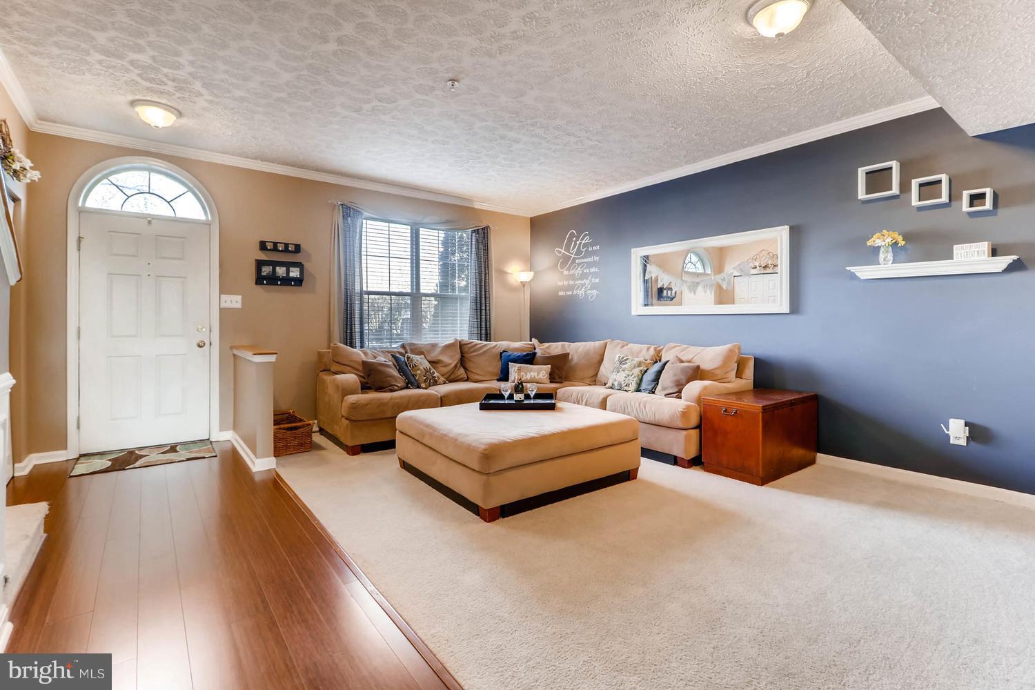 CONSTANT FRIENDSHIP - Residential