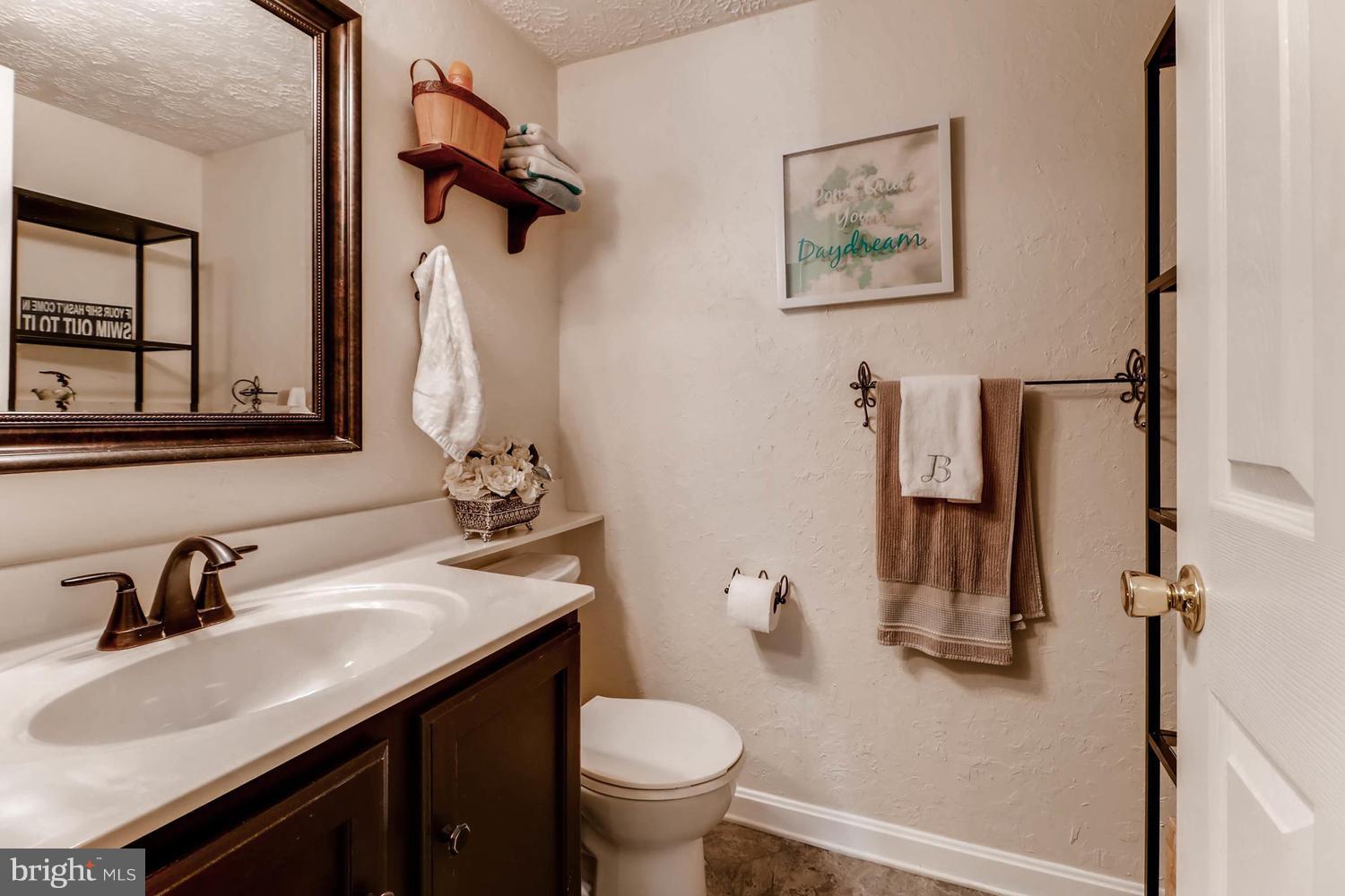 CONSTANT FRIENDSHIP - Residential