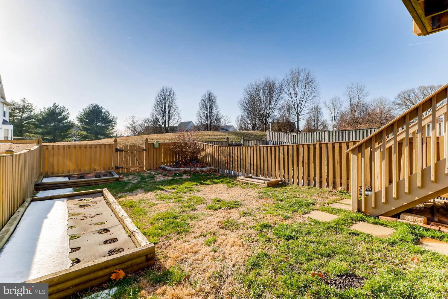 CONSTANT FRIENDSHIP - Residential