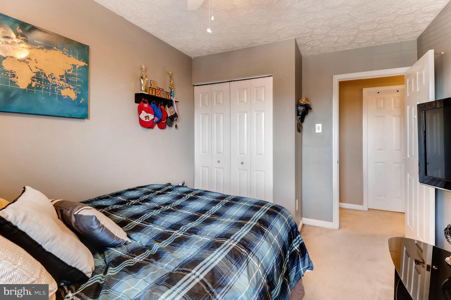 CONSTANT FRIENDSHIP - Residential