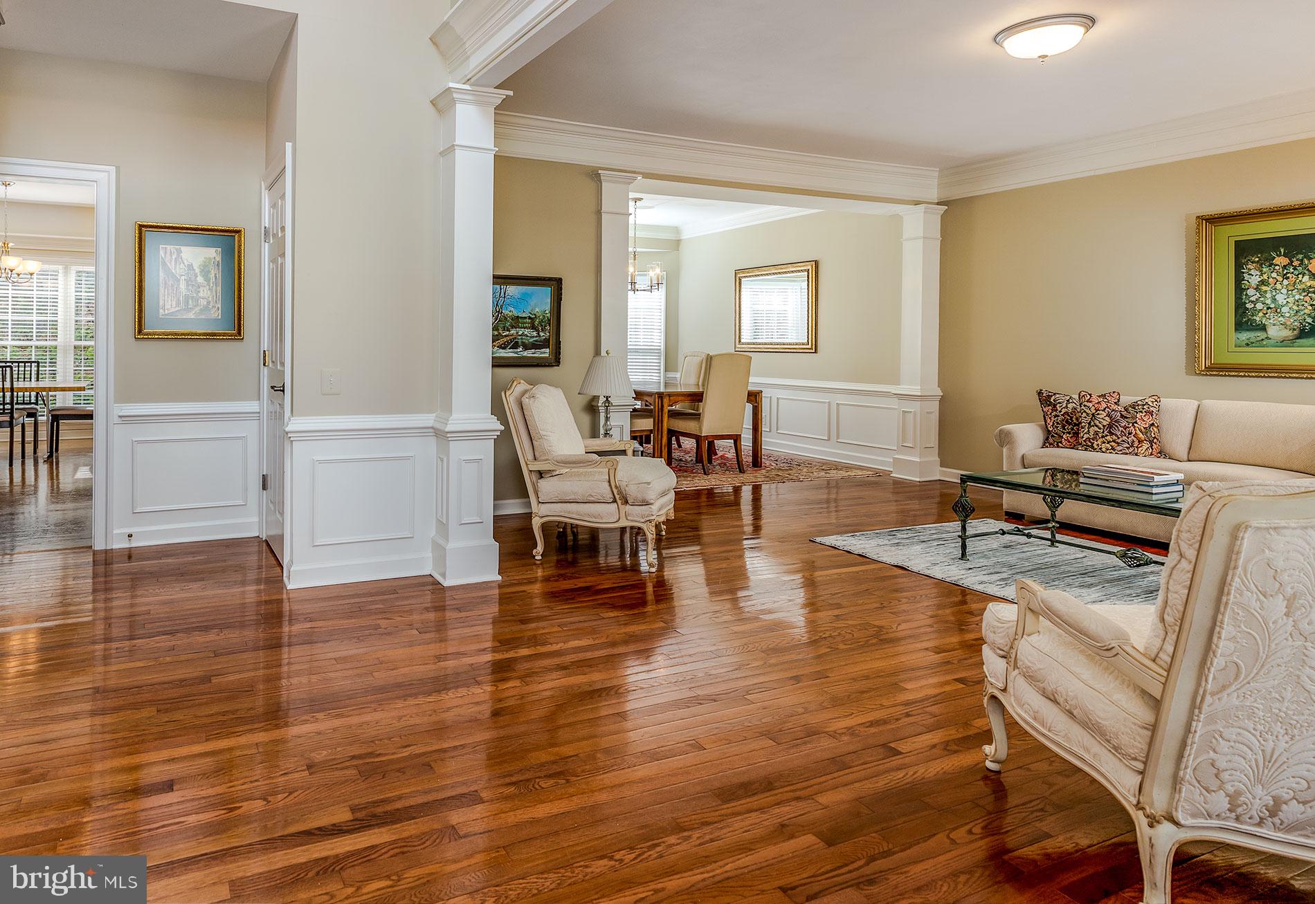 COURTHOUSE OAKS - Residential