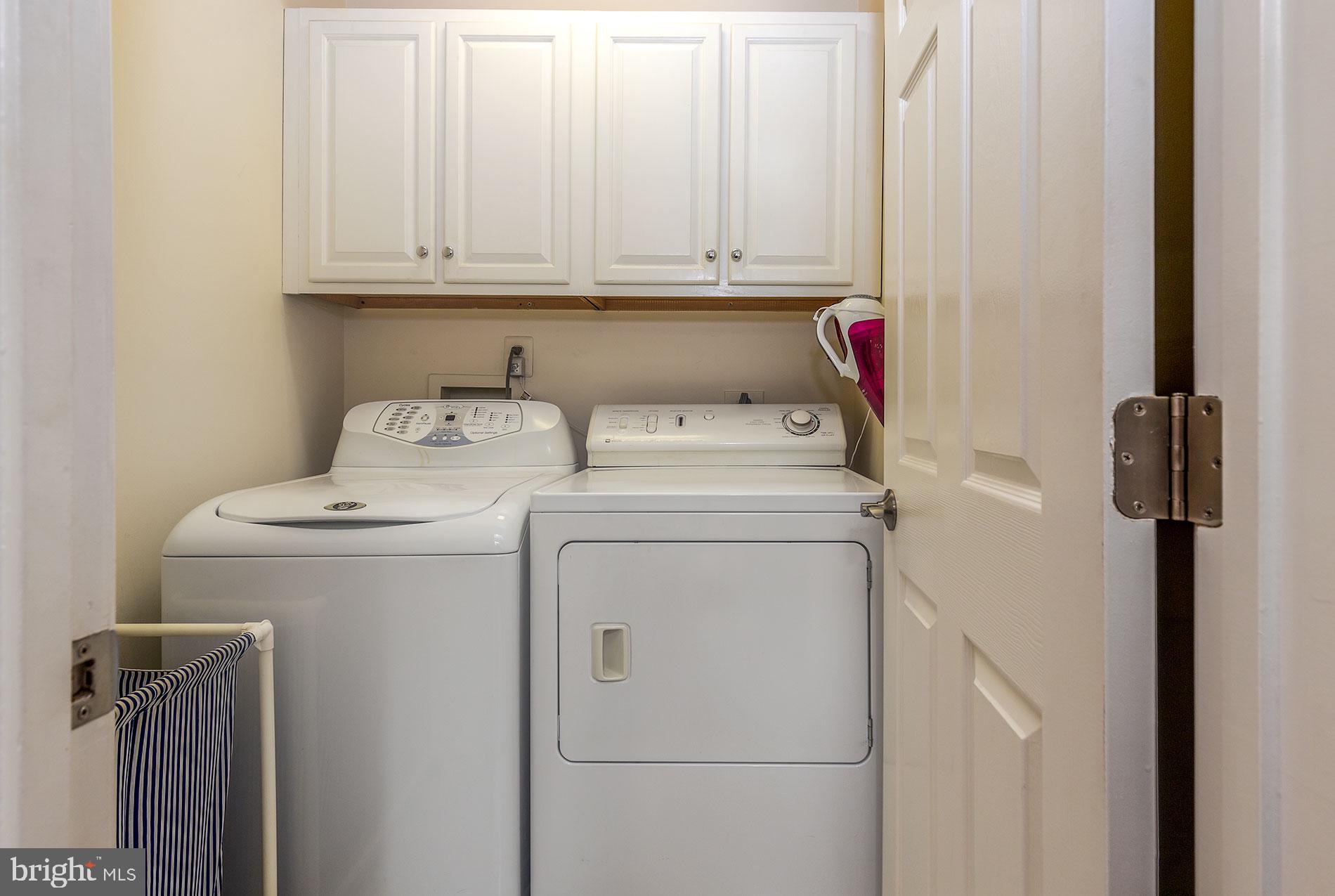 COURTHOUSE OAKS - Residential