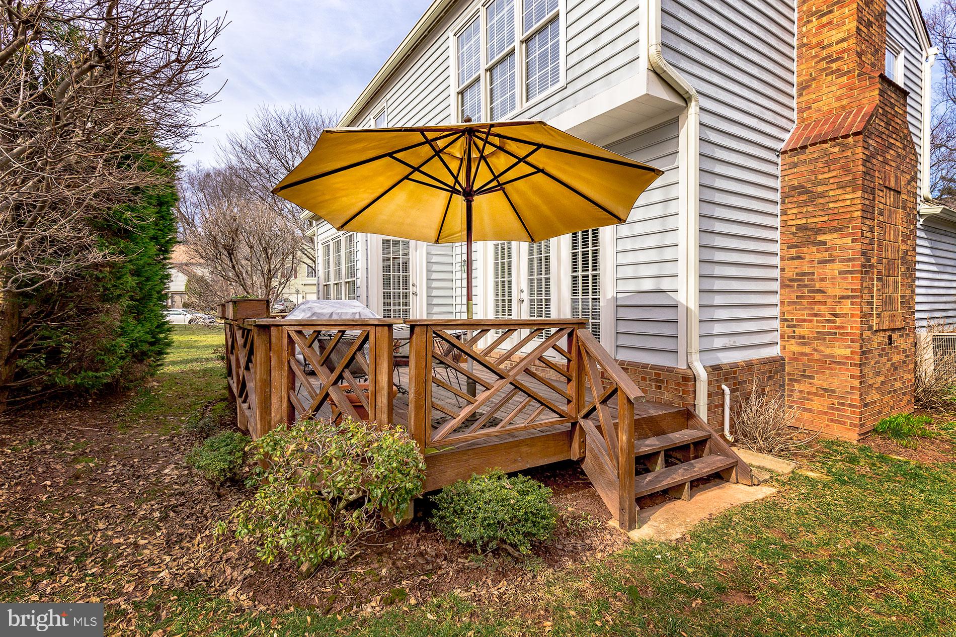 COURTHOUSE OAKS - Residential