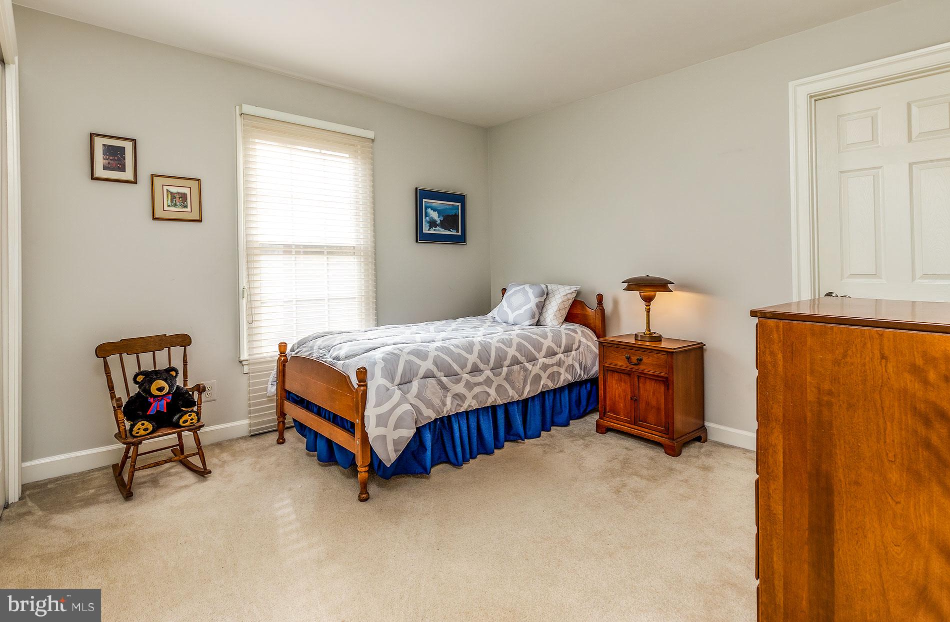 COURTHOUSE OAKS - Residential