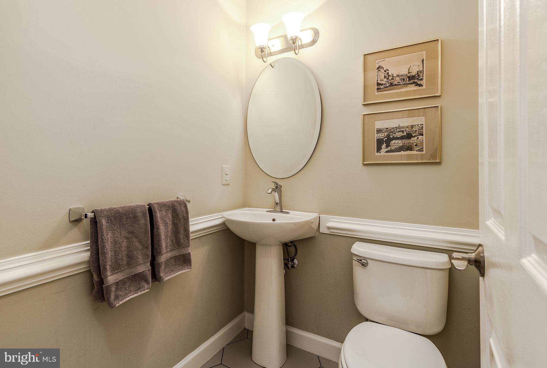 COURTHOUSE OAKS - Residential