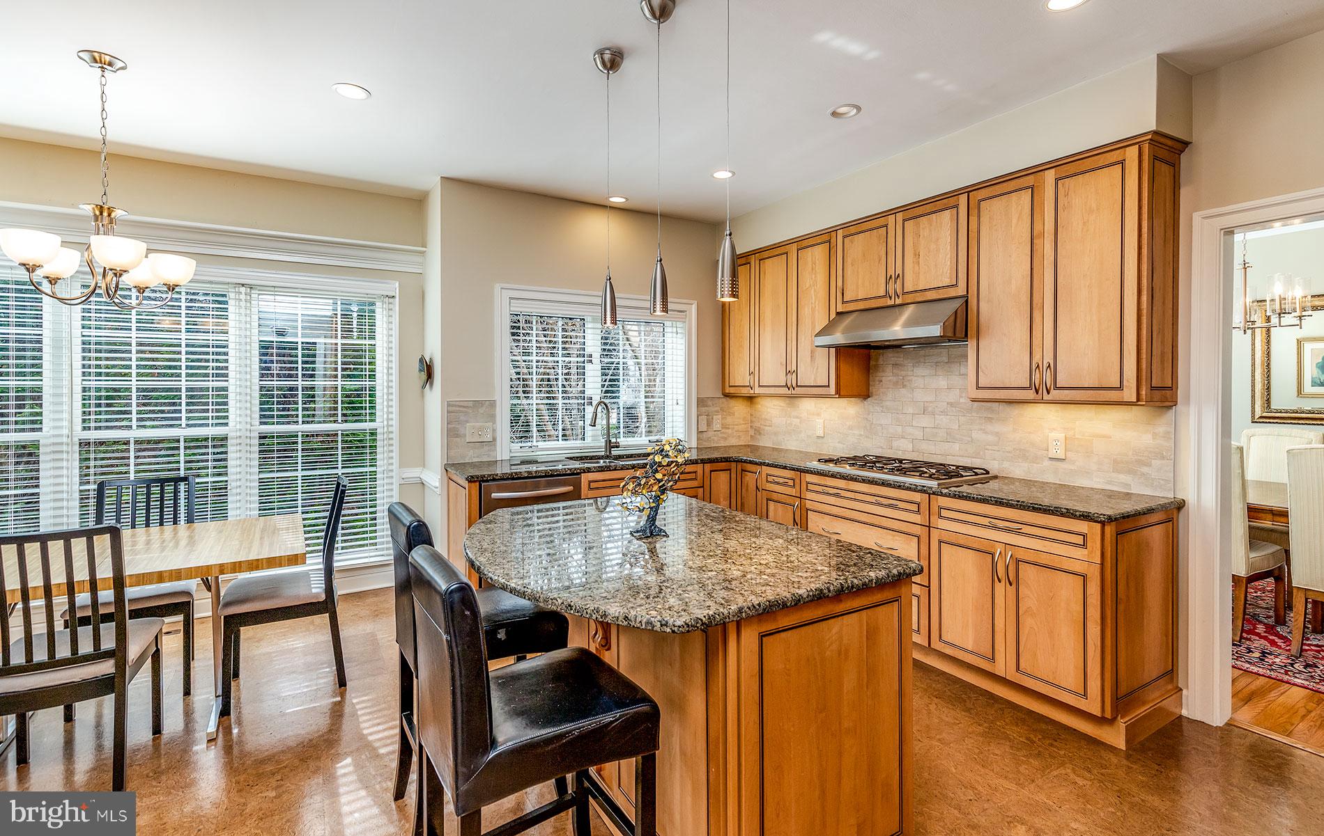 COURTHOUSE OAKS - Residential