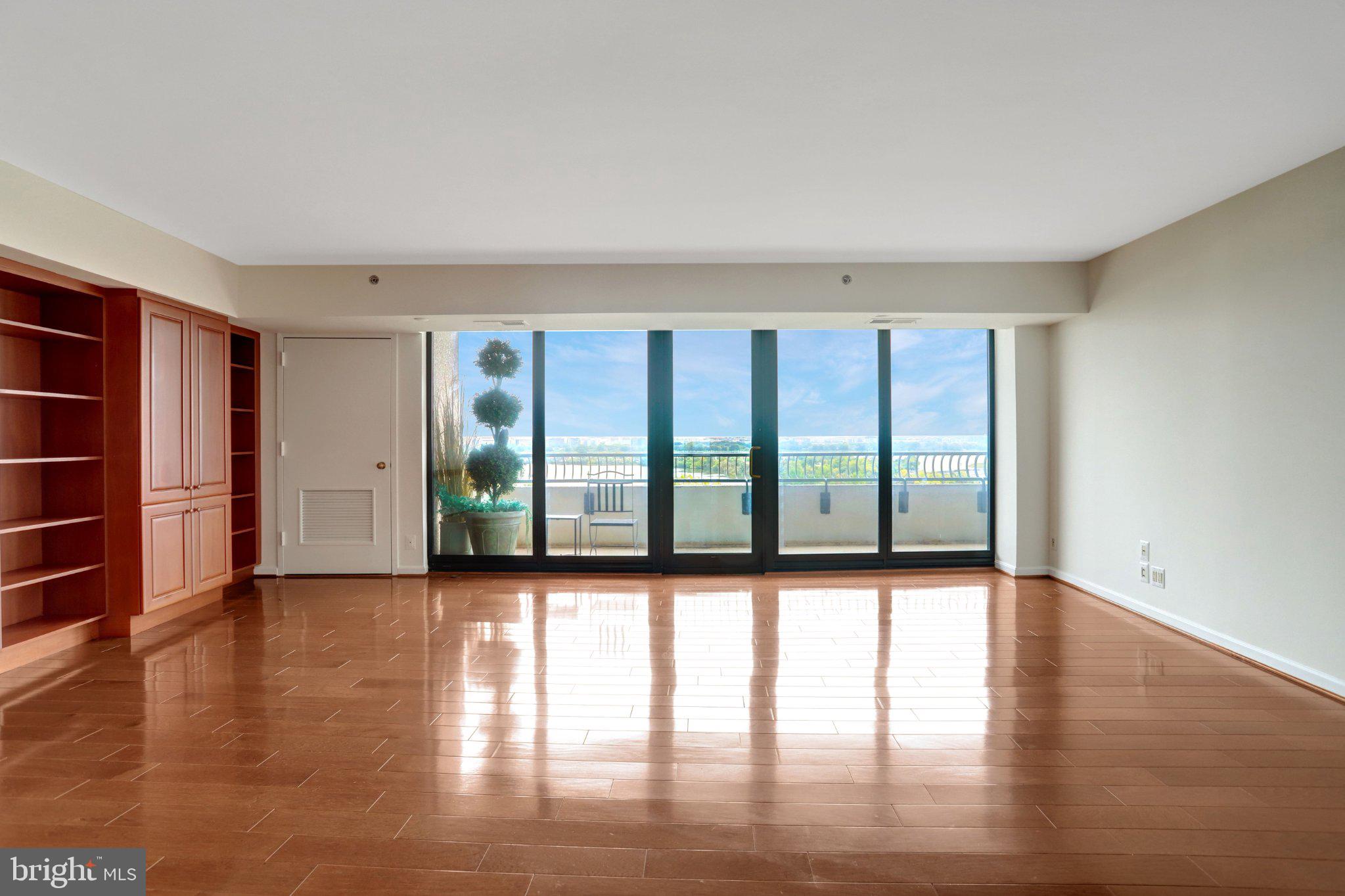1200 CRYSTAL DRIVE 912