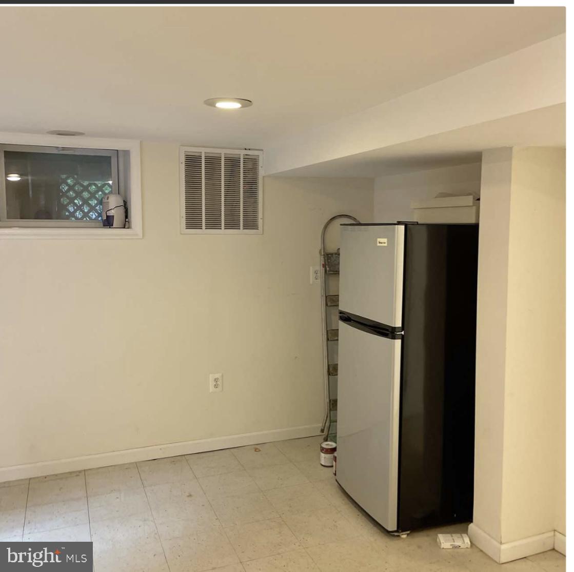 WAYCROFT WOODLAWN - Residential Lease