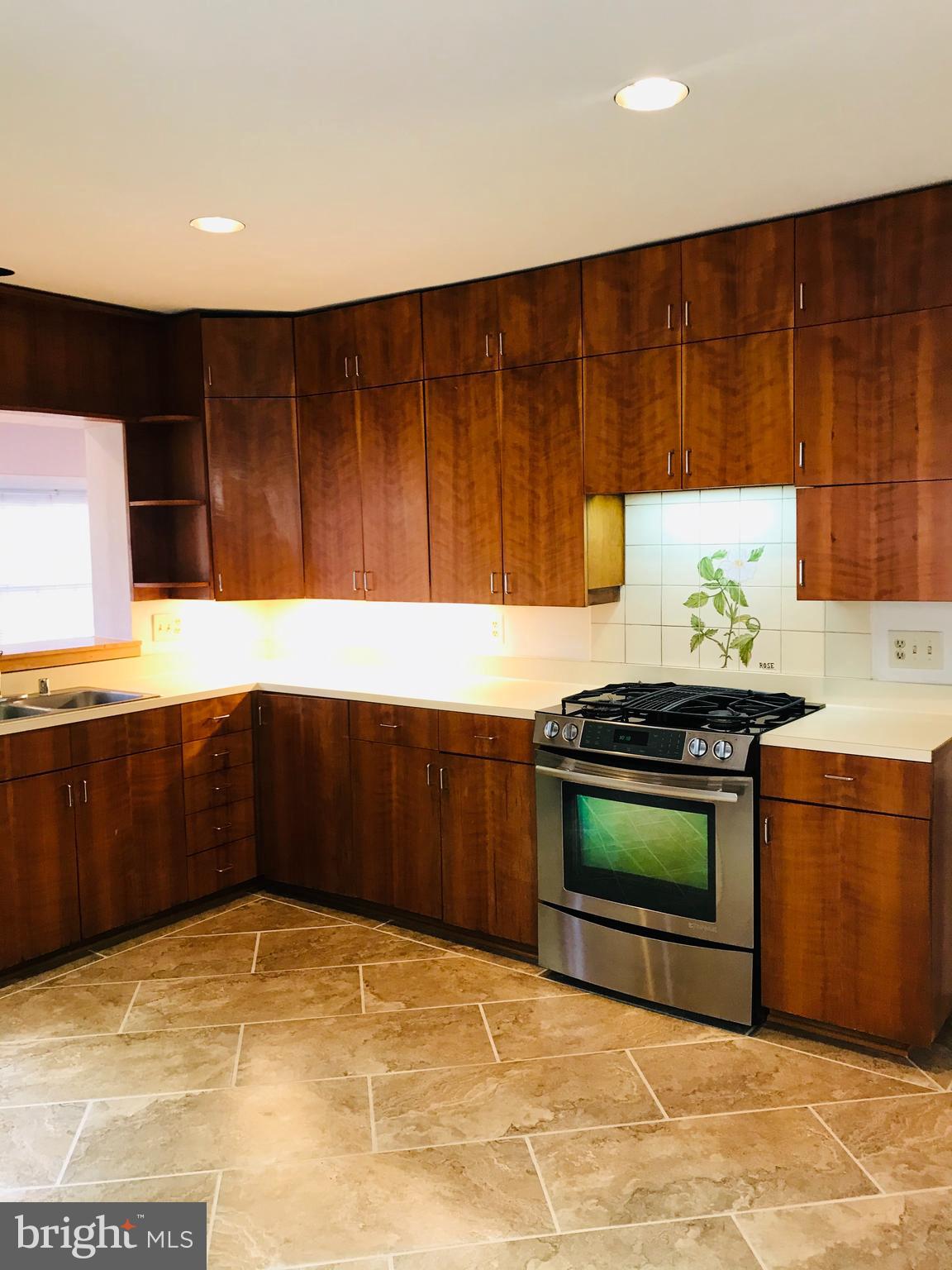 WAYCROFT WOODLAWN - Residential Lease