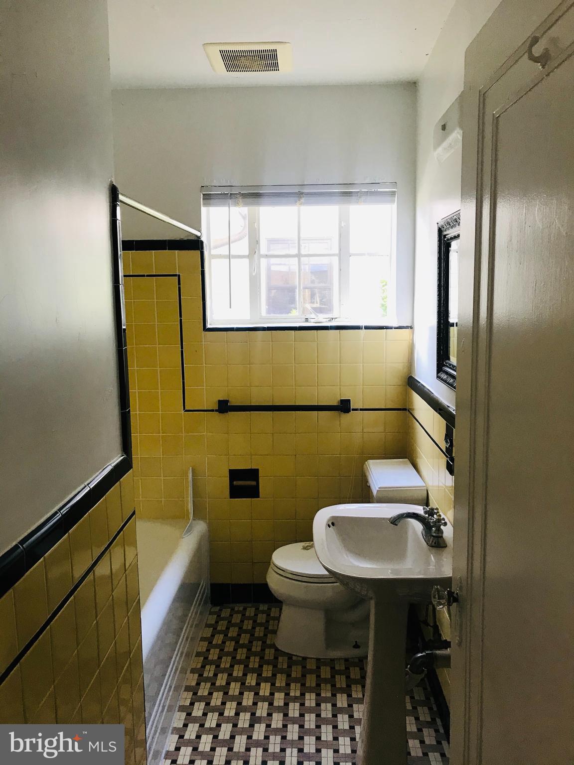 WAYCROFT WOODLAWN - Residential Lease