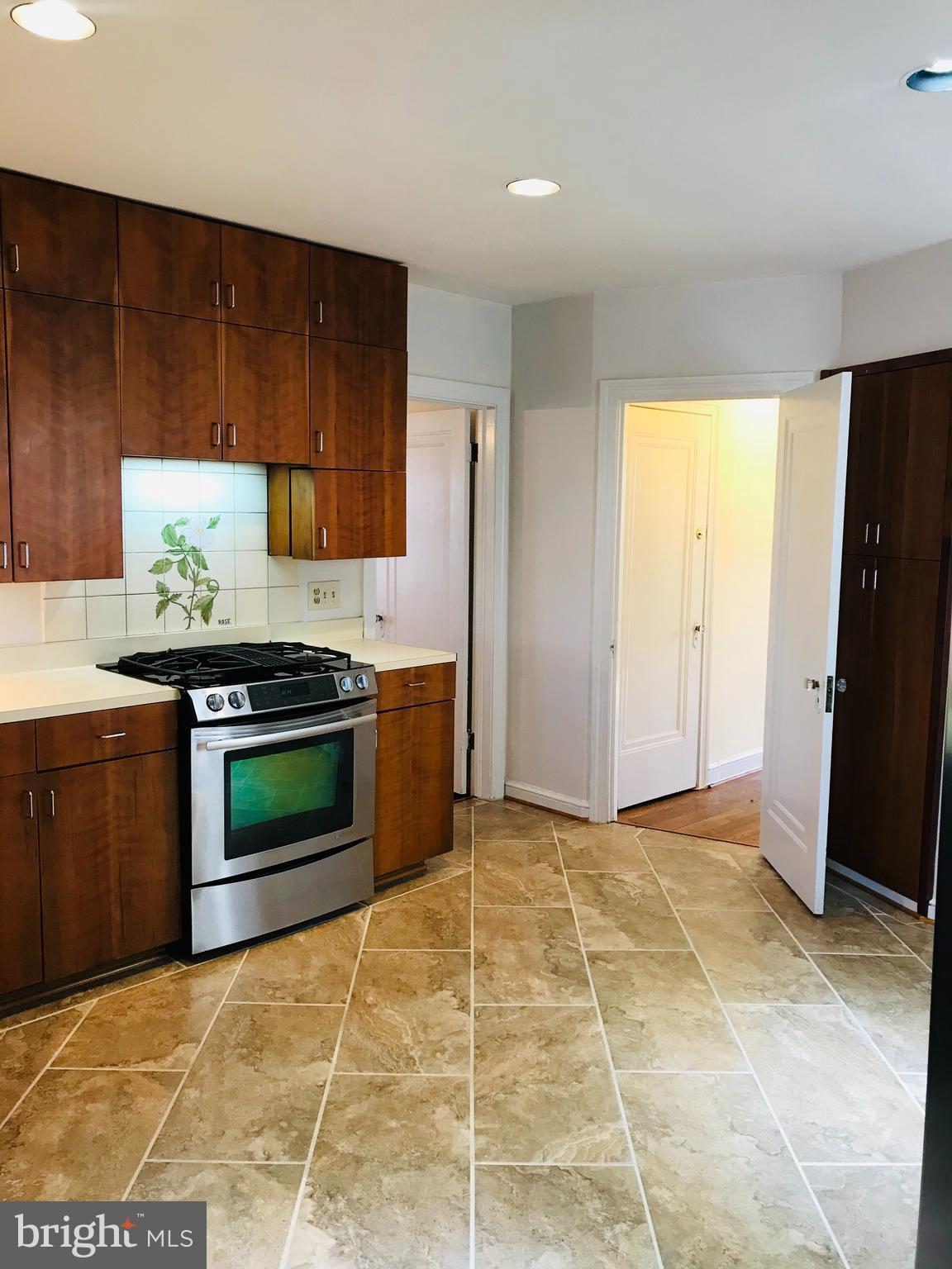 WAYCROFT WOODLAWN - Residential Lease