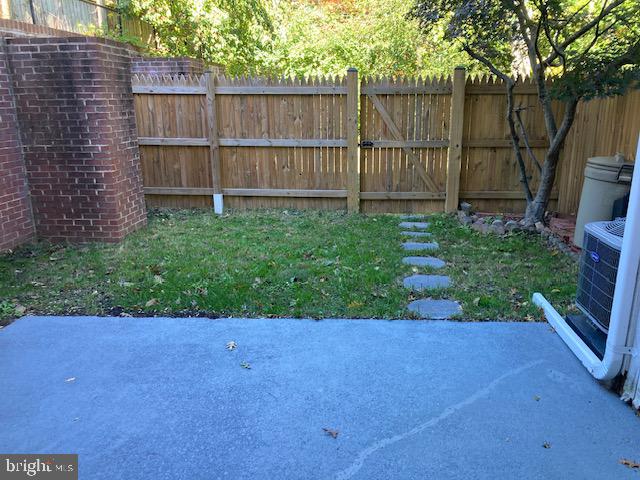 CARDINAL SQUARE - Residential Lease