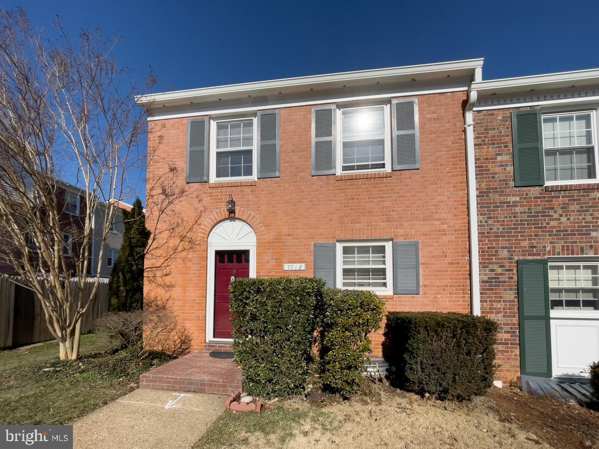 CARDINAL SQUARE - Residential Lease