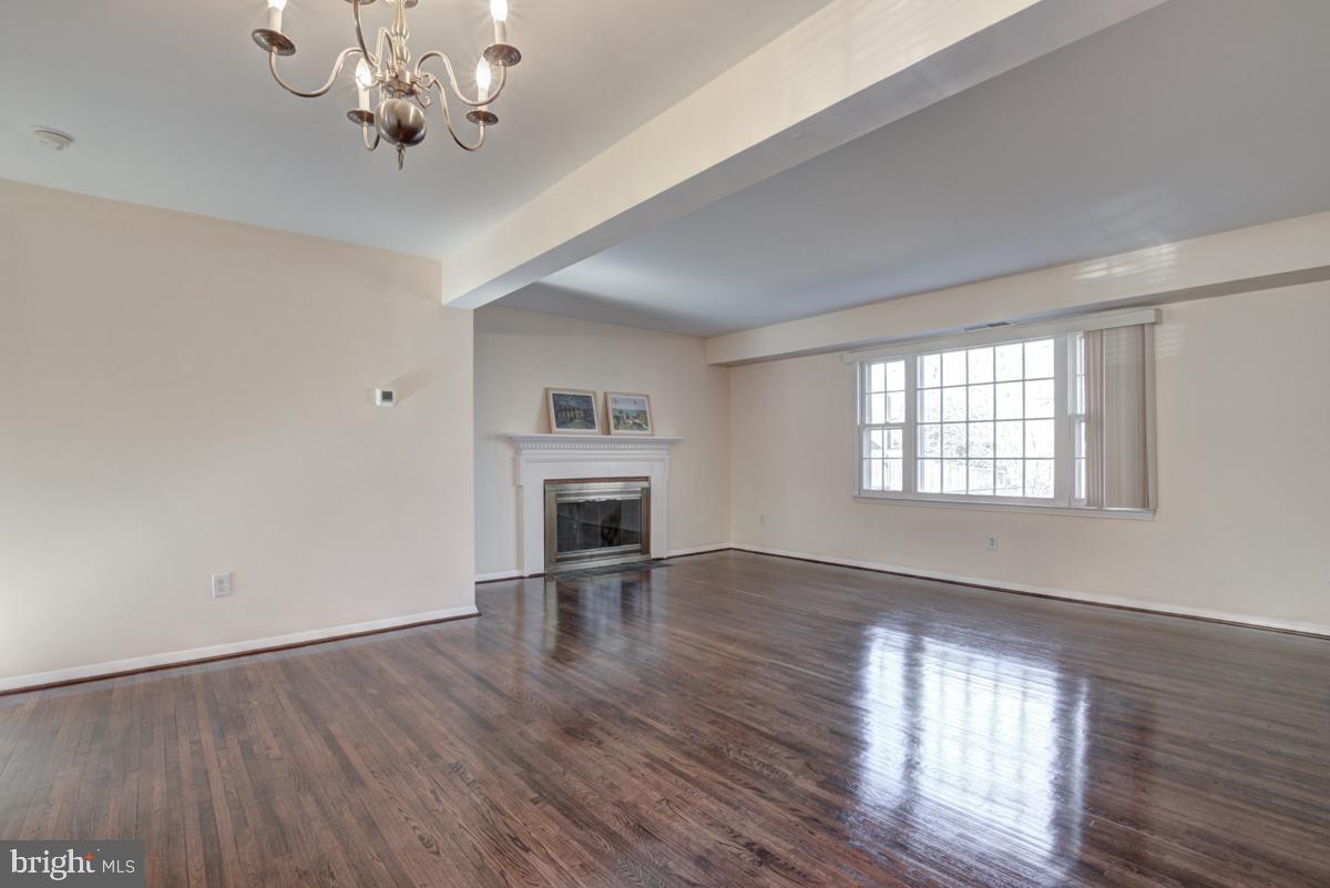 CARDINAL SQUARE - Residential Lease