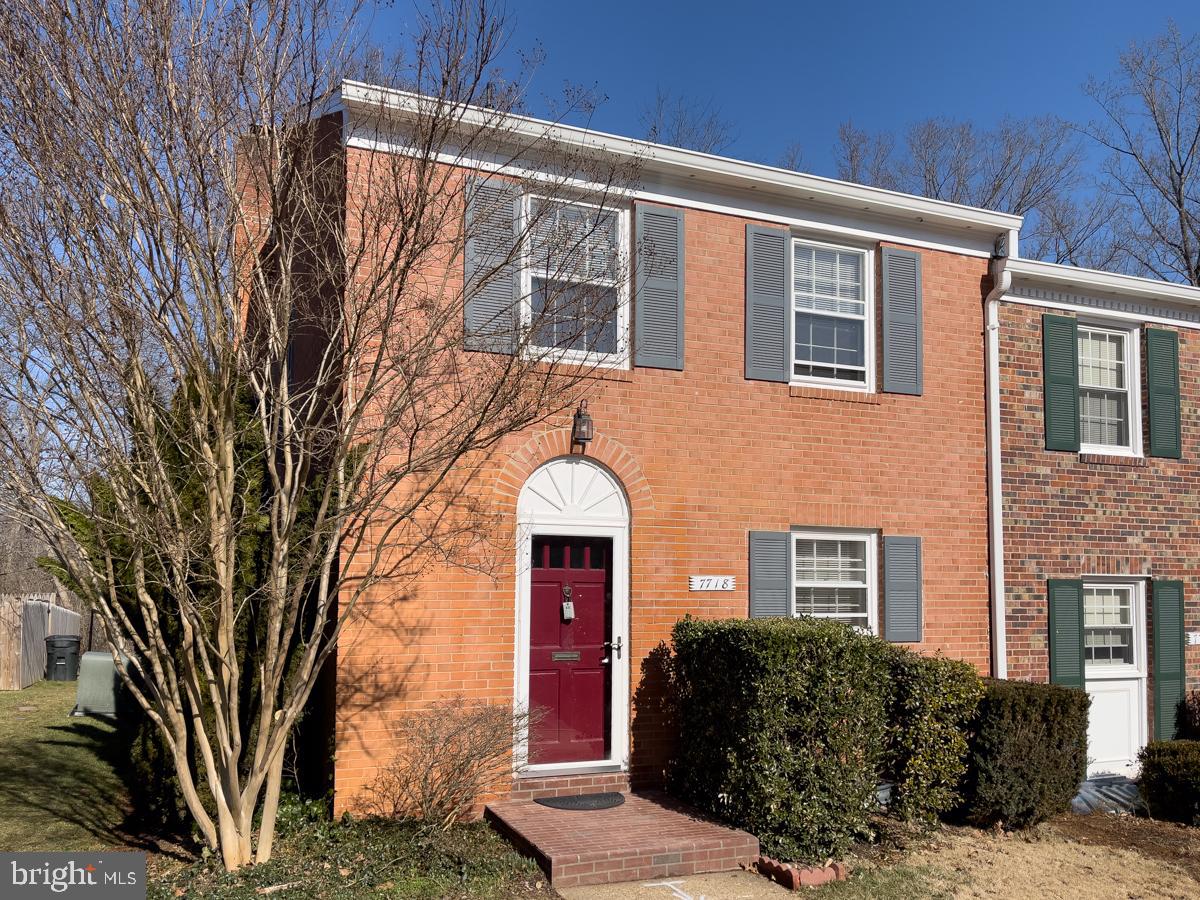 CARDINAL SQUARE - Residential Lease