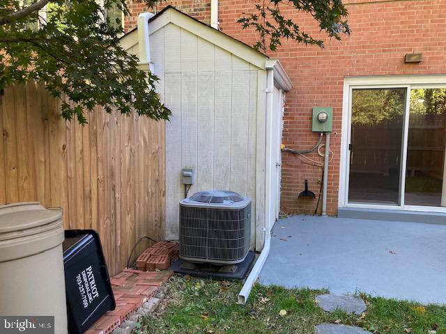 CARDINAL SQUARE - Residential Lease