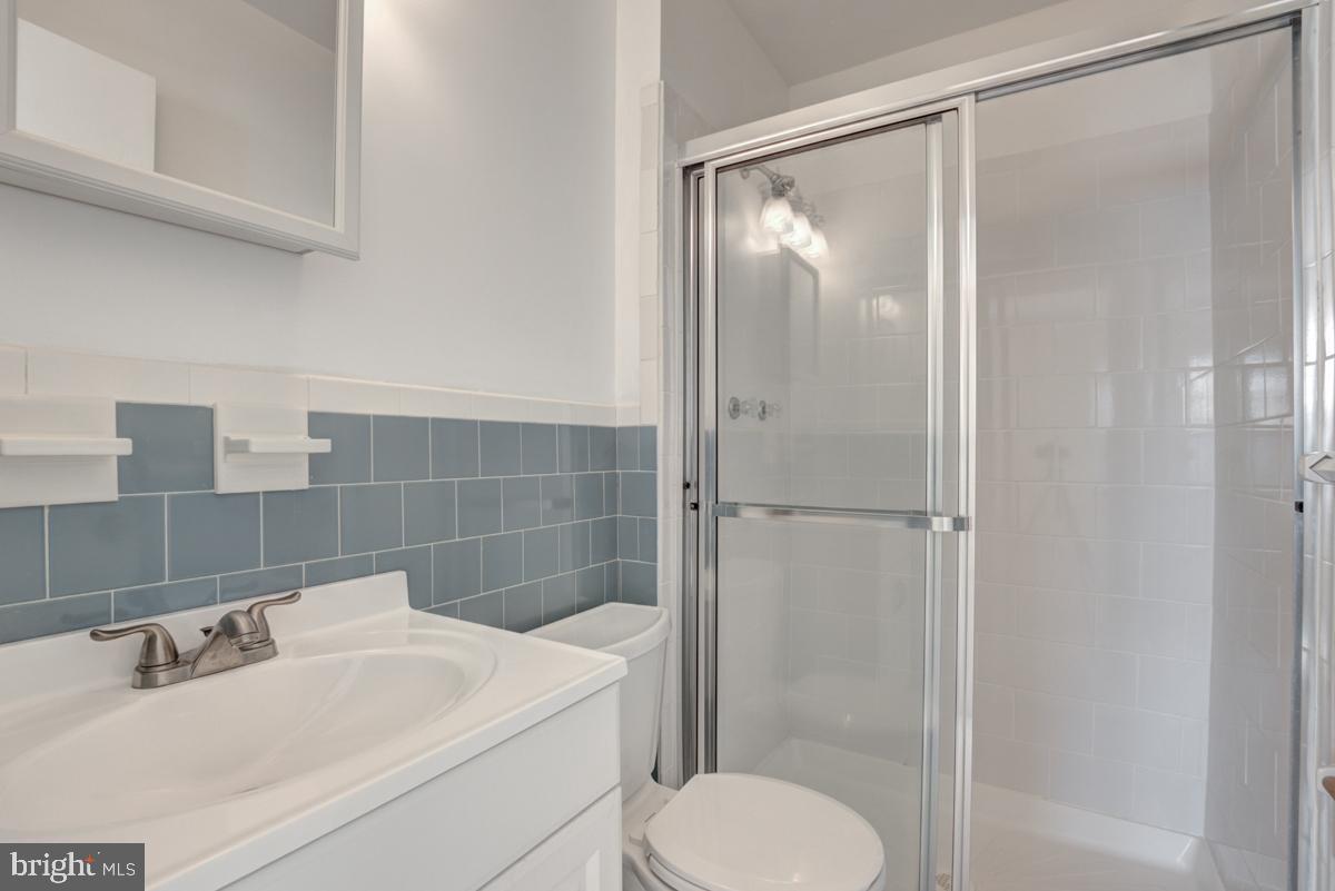 CARDINAL SQUARE - Residential Lease