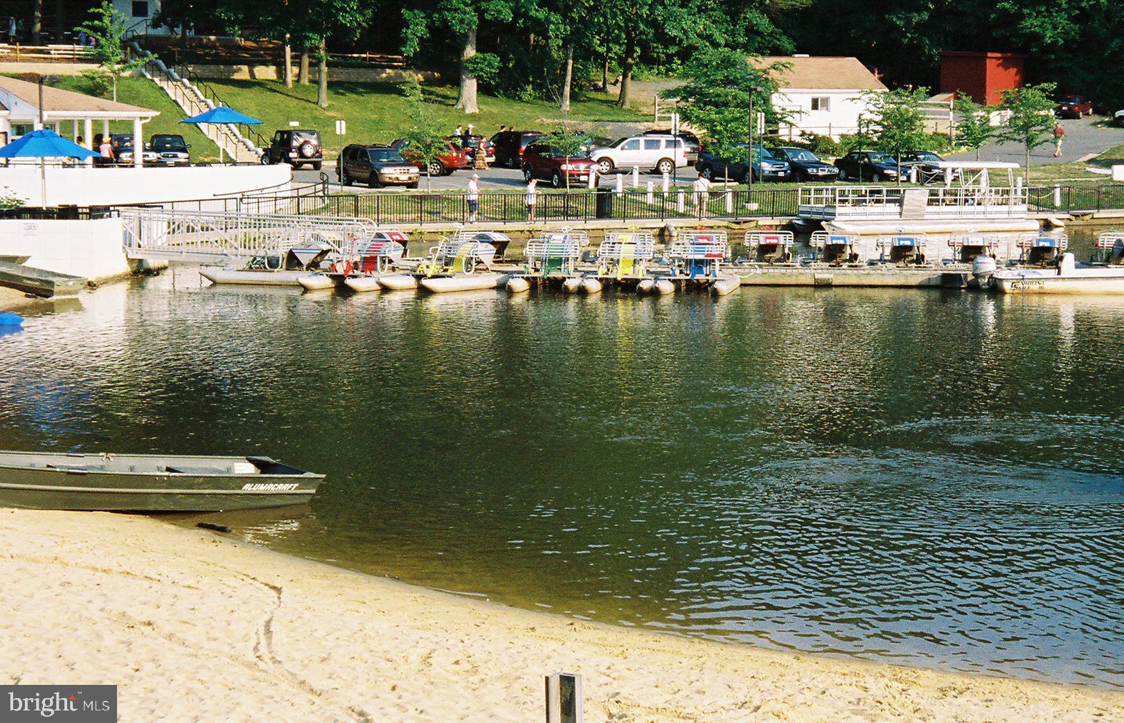 CARDINAL SQUARE - Residential Lease