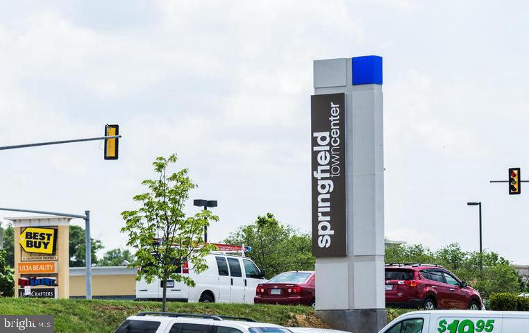 CARDINAL SQUARE - Residential Lease